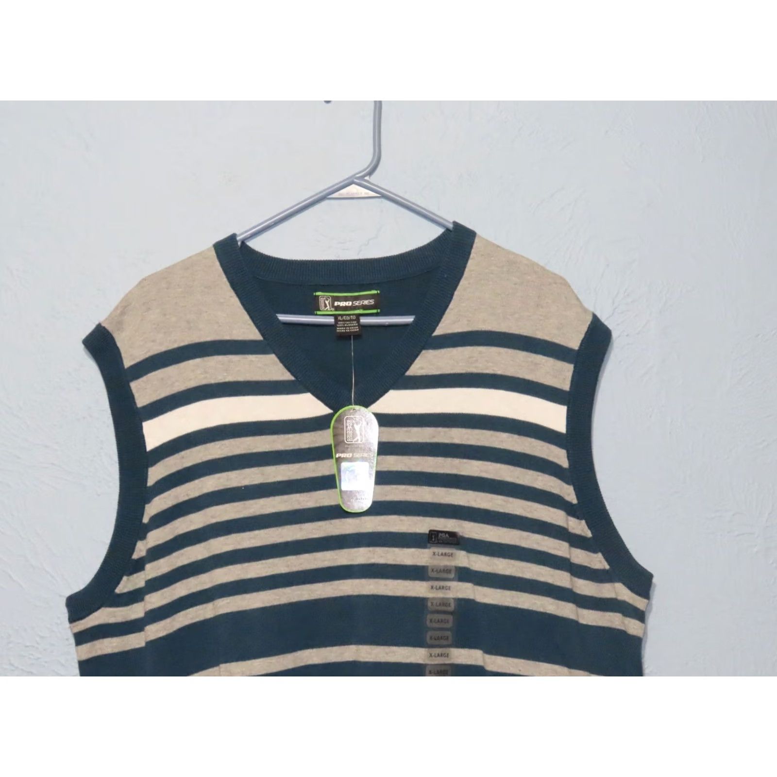 PGA Tour PGA TOUR Sweater Vest Mens XL Legion Blue V-Neck Striped All Seasons Lightweight Golf Theme NWT Size US XL / EU 56 / 4 - 3 Thumbnail