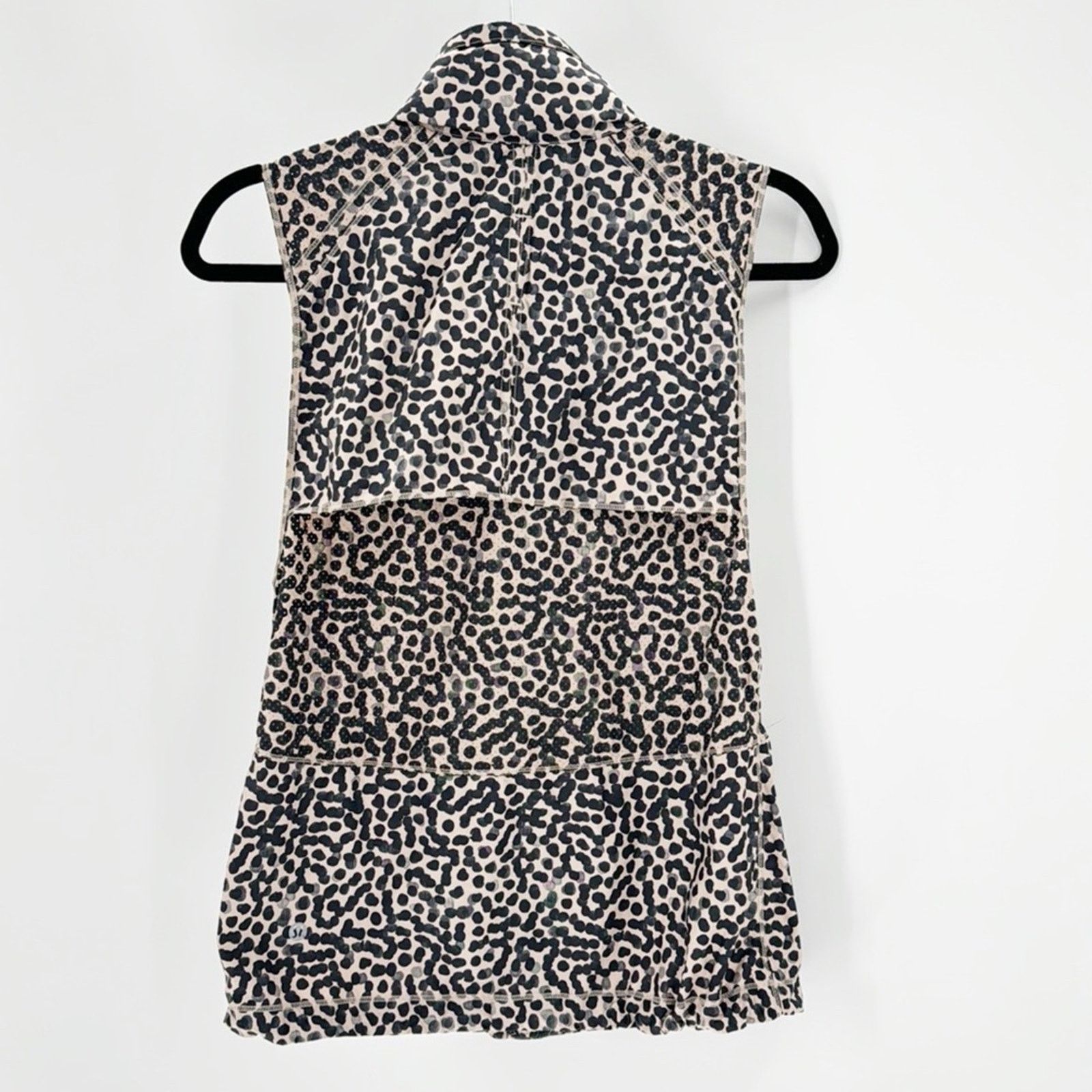 Lululemon Lululemon Pack-It Vest Ace Spot Grain Black cheetah size 6 Size M / US 6-8 / IT 42-44 - 2 Thumbnail