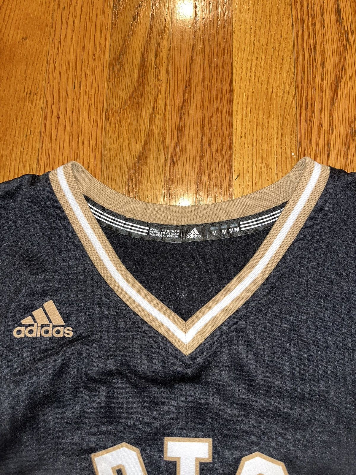 Adidas DeMar DeRozan OVO Toronto Raptors Adidas swingman jersey Size US M / EU 48-50 / 2 - 4 Thumbnail