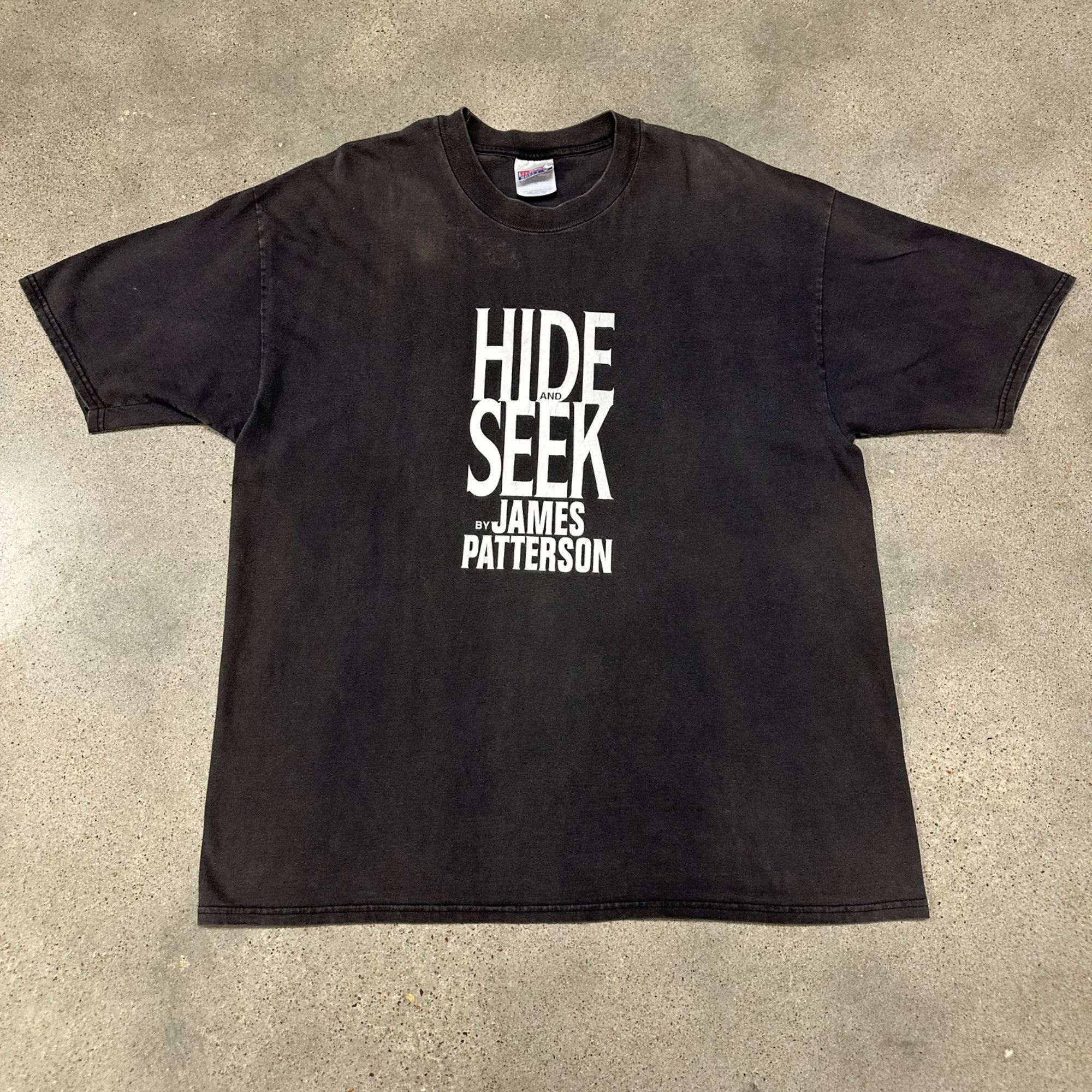 Vintage Vintage Hide and Seek James Patterson Novel Shirt Size US XL / EU 56 / 4 - 1 Thumbnail
