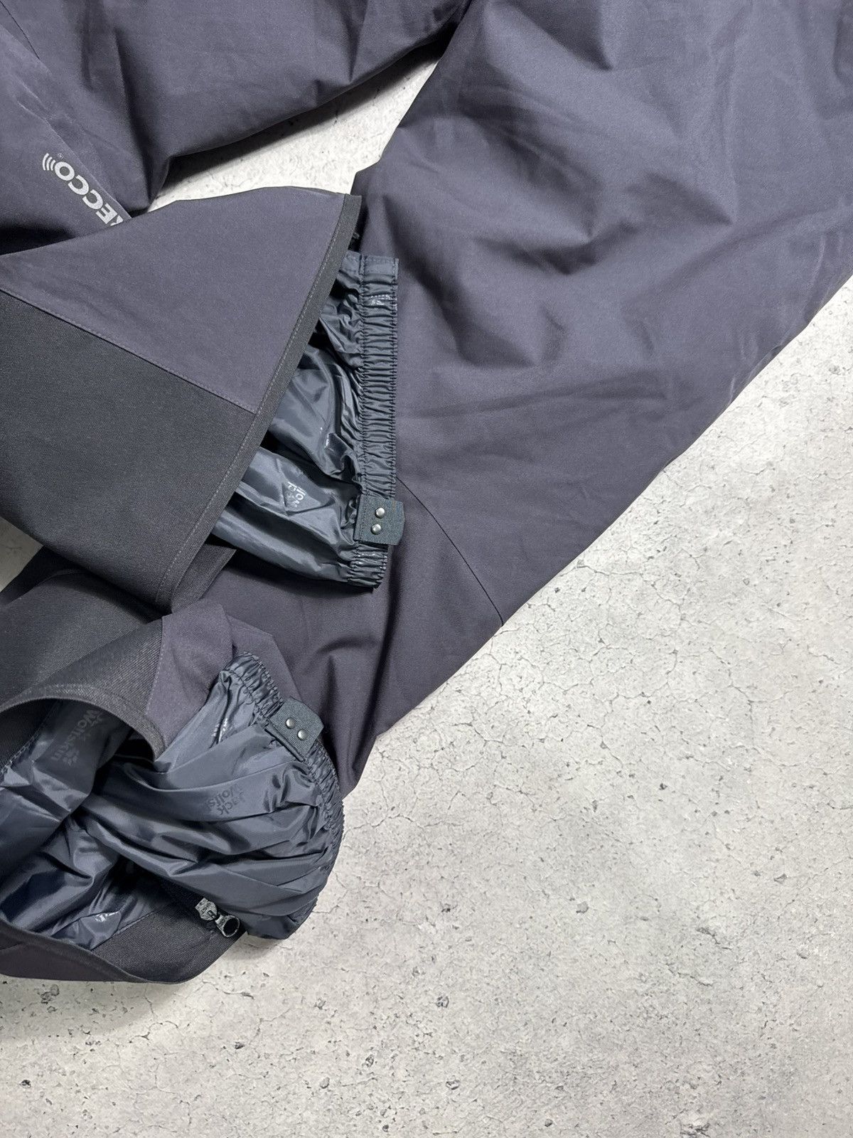Jack Wolfskin Jack Wolfskin New Ski Pants Gore-Tex Outdoor Size US 32 / EU 48 - 15 Thumbnail