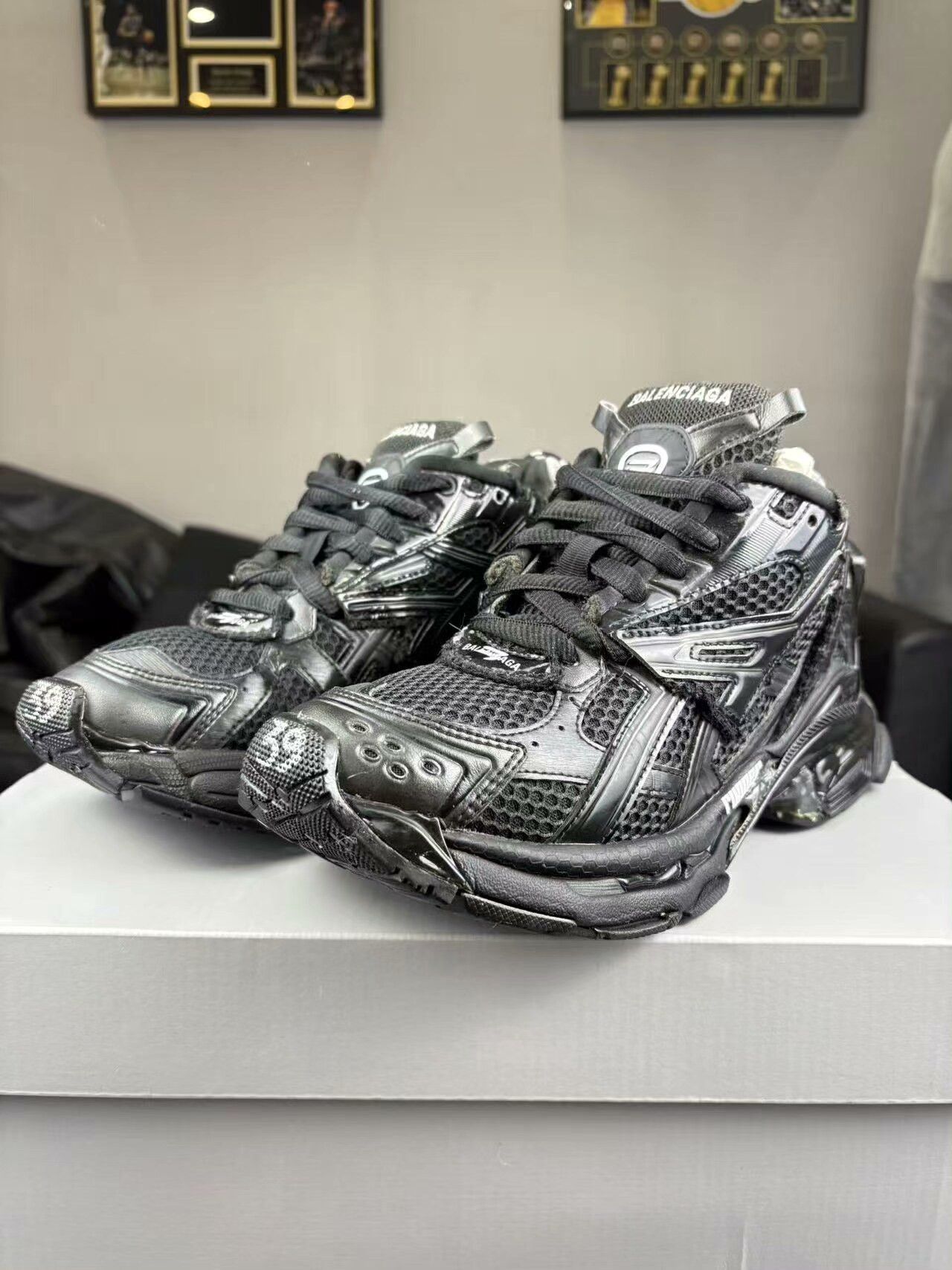 Balenciaga Balenciaga Running Black Lowtop Sneakers us_8-5 Women Size US 8.5 / IT 38.5 - 1 Thumbnail