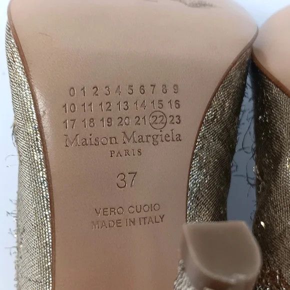 Maison Margiela Maison Margiela Women's Distressed Gold Metallic Pumps -EU39 Size US 9 / IT 39 - 12 Thumbnail