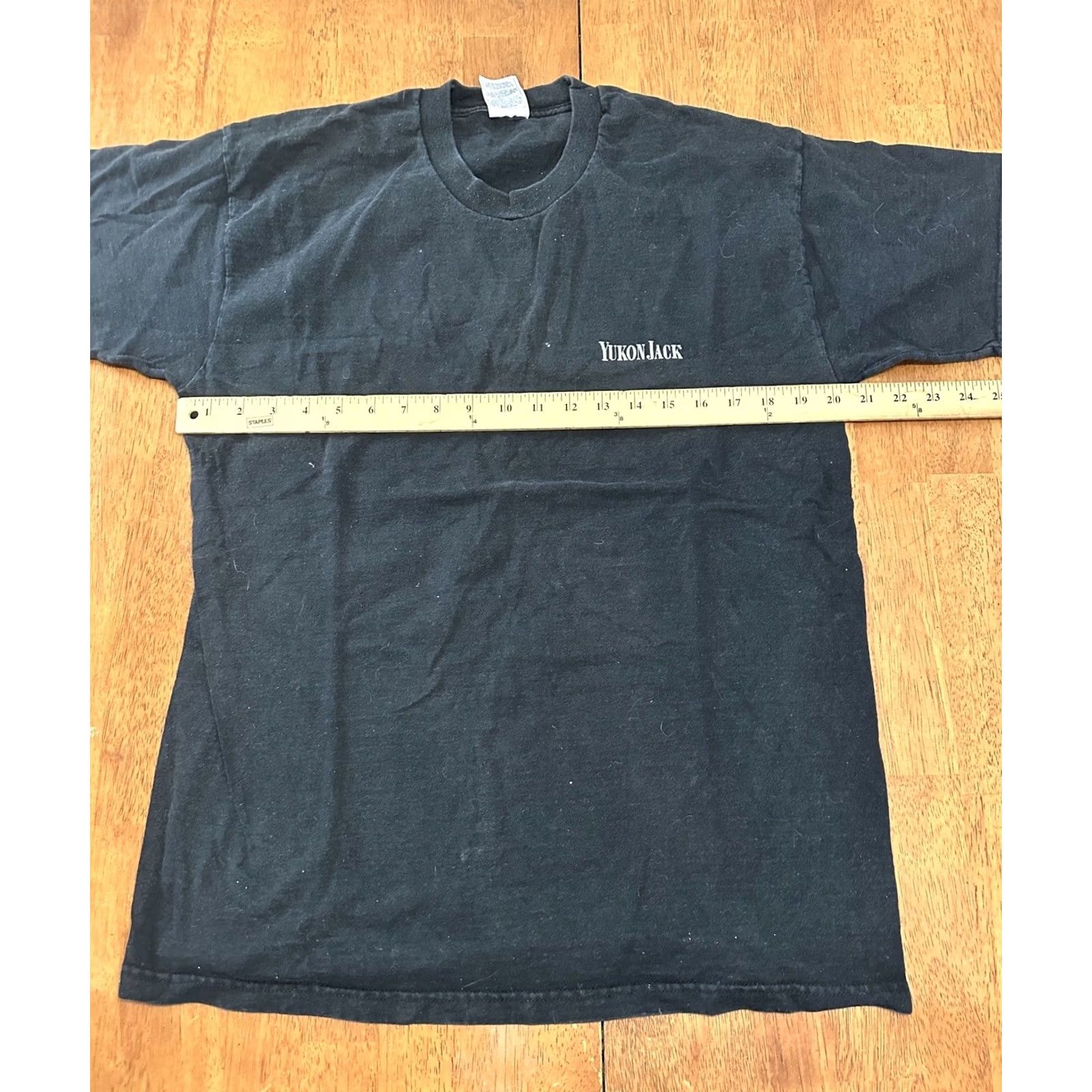 Fruit Of The Loom VINTAGE Fruit of the Loom T-Shirt Large Black 90s Yukon Jack Mens Size US L / EU 52-54 / 3 - 4 Thumbnail