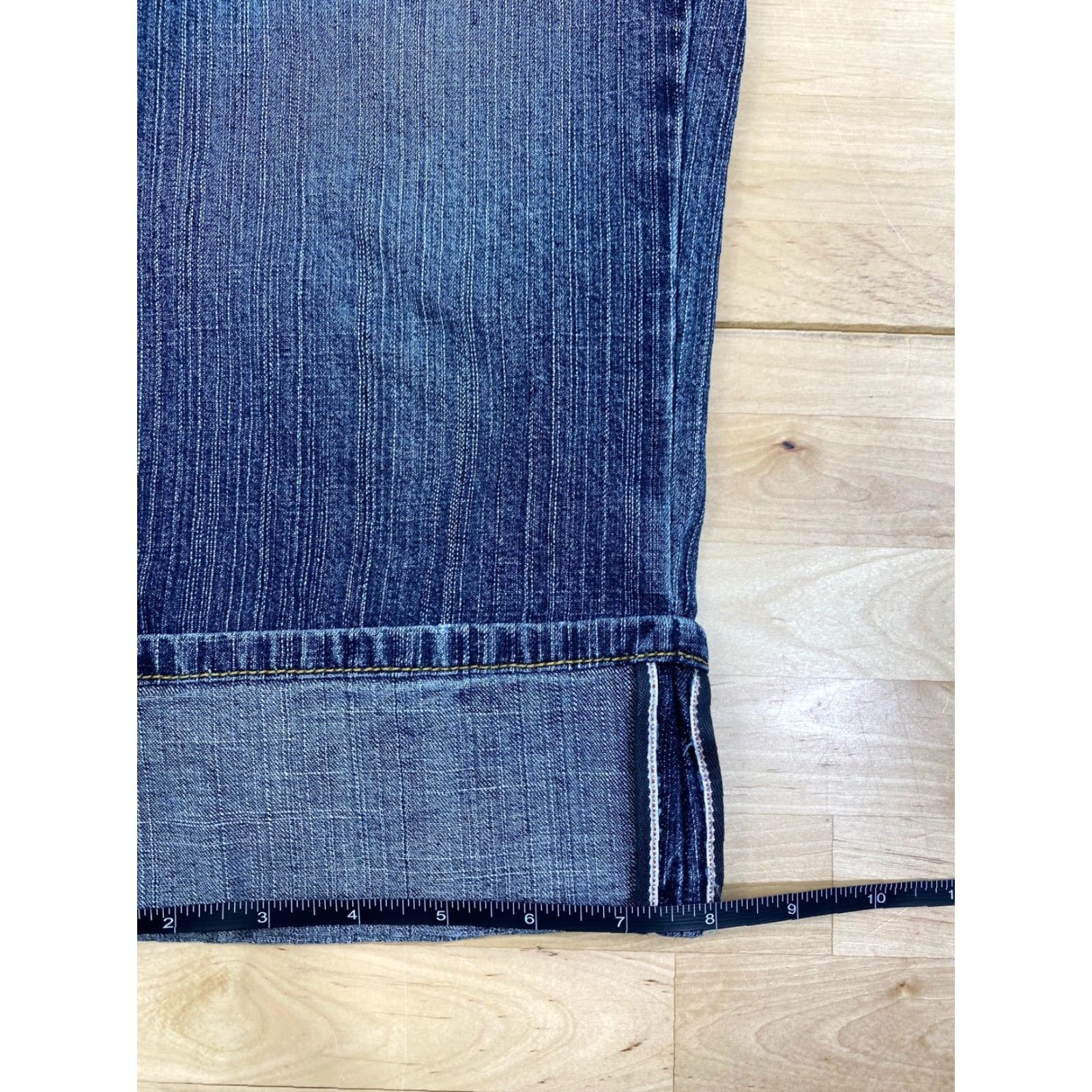 Denime Jeanstar Denim Blue Capri Jeans Women Regular Size 7 Capri Denim Jeans Blue Women 7 Jeans Capris Cuffed Button Size 28" / US 6 / IT 42 - 8 Thumbnail