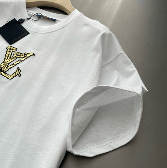 Louis W. LV 2025 Embroidery Tee Top Quality Size M / US 6-8 / IT 42-44 - 4 Thumbnail