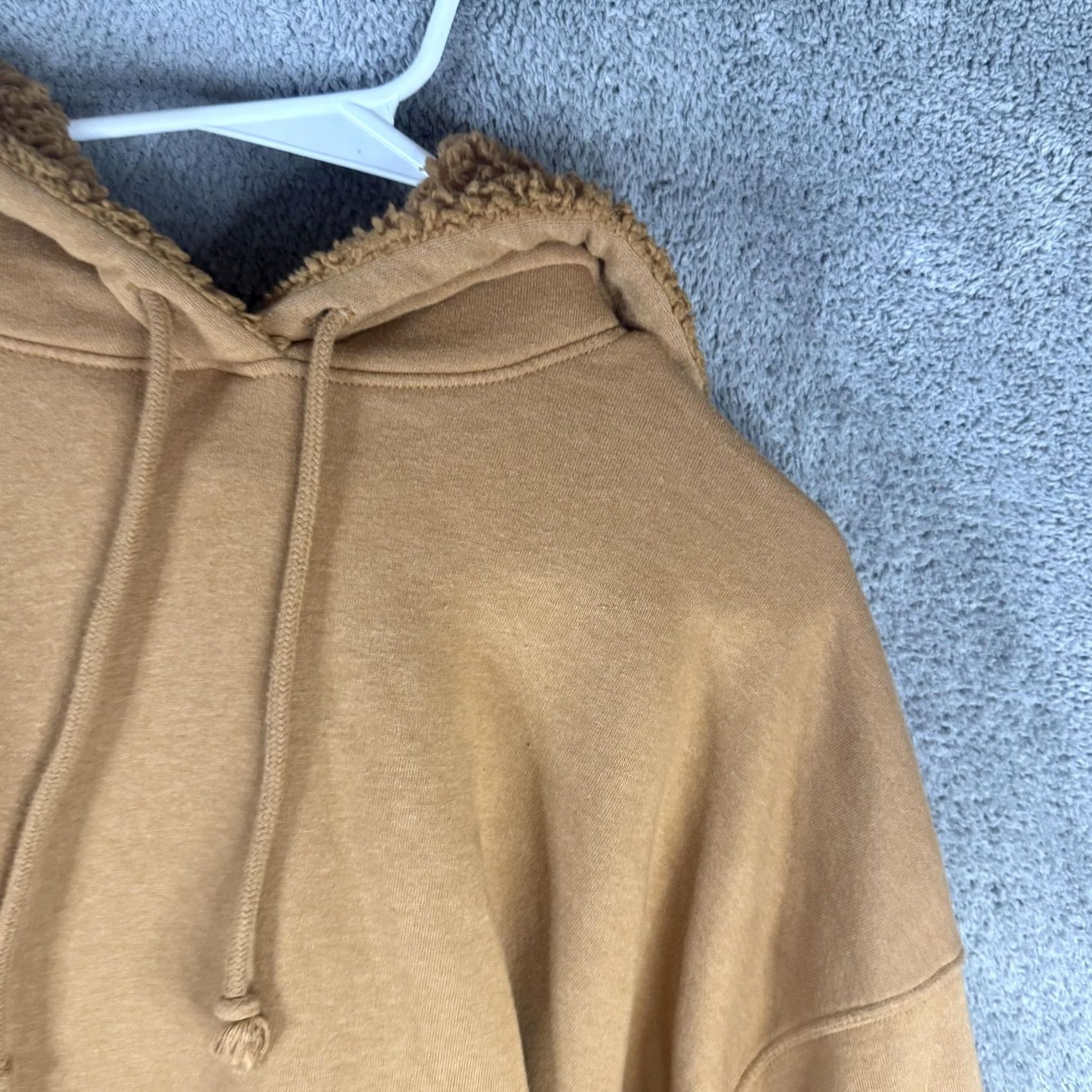 Vintage American Eagle Hoodie Womens Medium Brown Sherpa Fleece Kangaroo Pocket Pullover Crew Neck Front Pouch Casual Winter Size M / US 6-8 / IT 42-44 - 4 Thumbnail