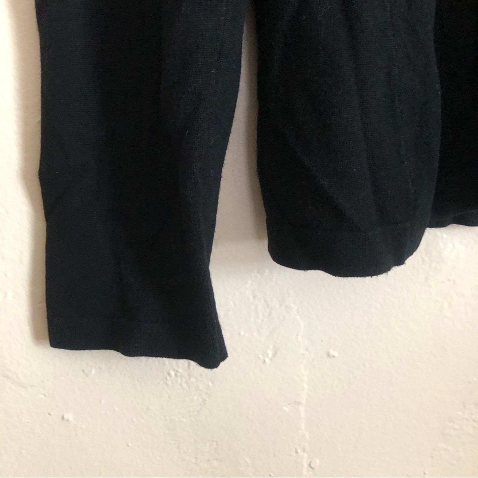 Other Debbie Morgan Black Long Sleeve V-Neck Ruffle Knit Sweater Size M / US 6-8 / IT 42-44 - 5 Thumbnail