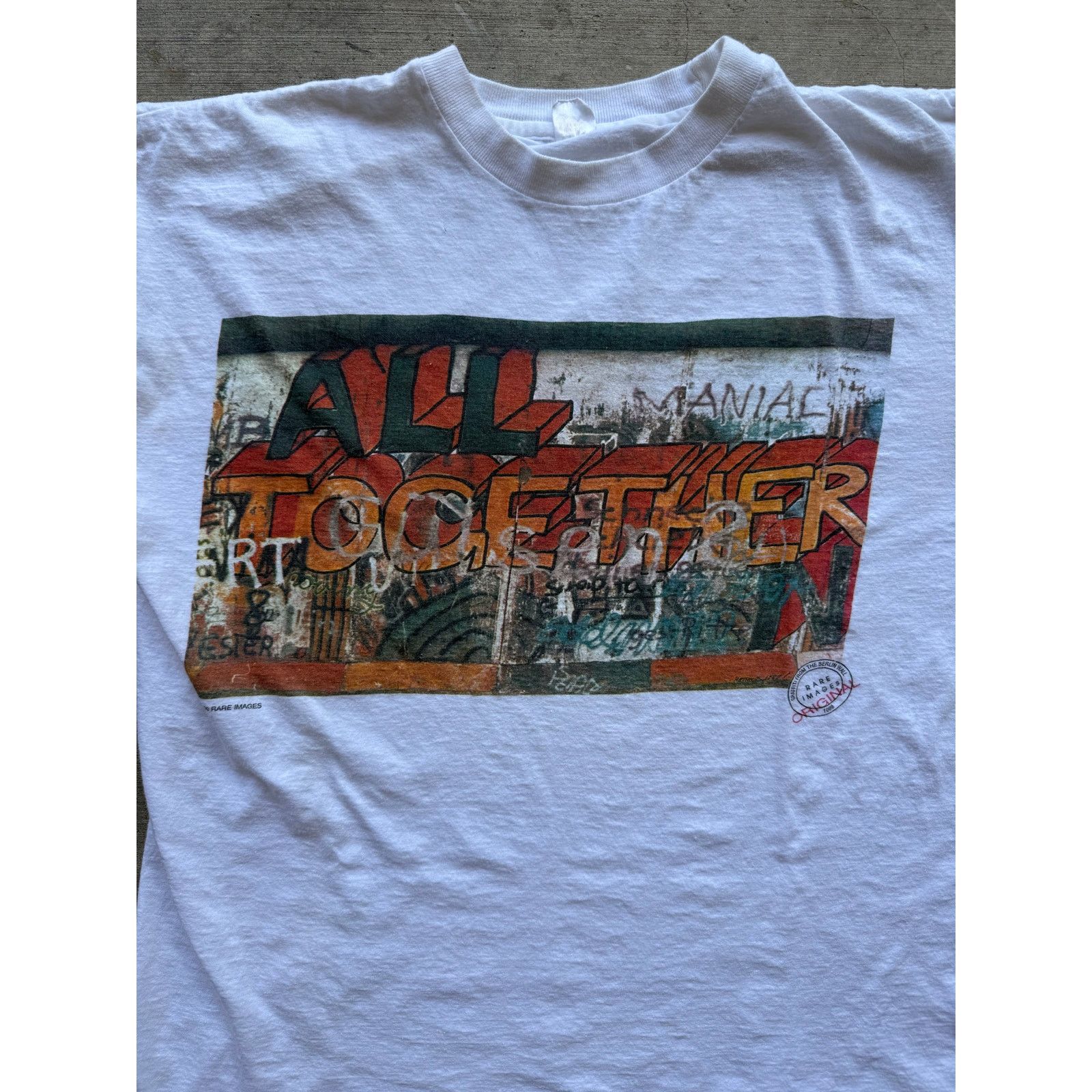 Vintage Vintage 1990 Berlin Wall, Germany Art Tee White Political Size US S / EU 44-46 / 1 - 3 Thumbnail