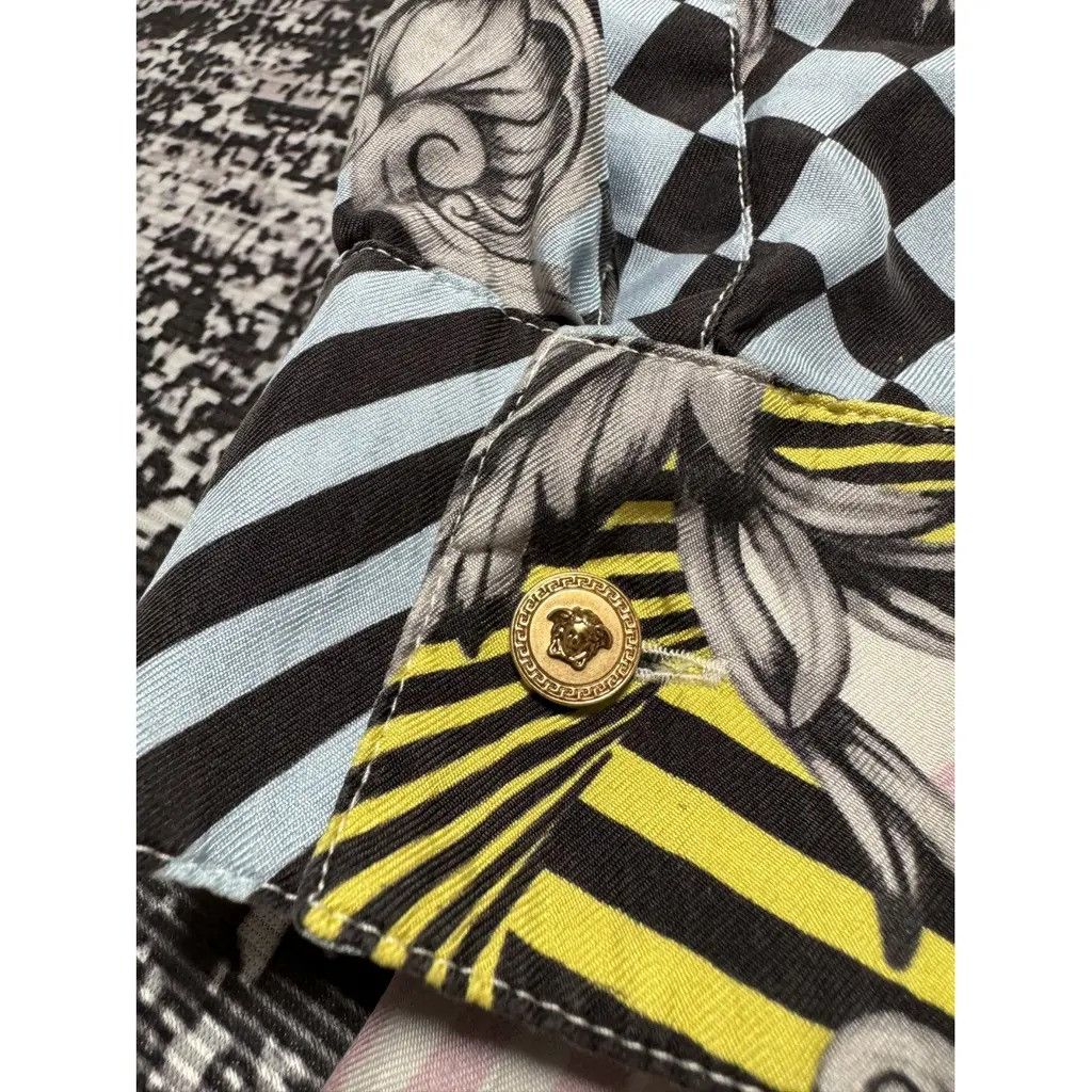 Versace Versace Silk Dress shirt Size: 42 Size M / US 6-8 / IT 42-44 - 6 Thumbnail