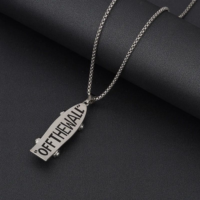 Jewelry × Vintage Y2k Skateboard Necklace Size ONE SIZE - 1 Thumbnail