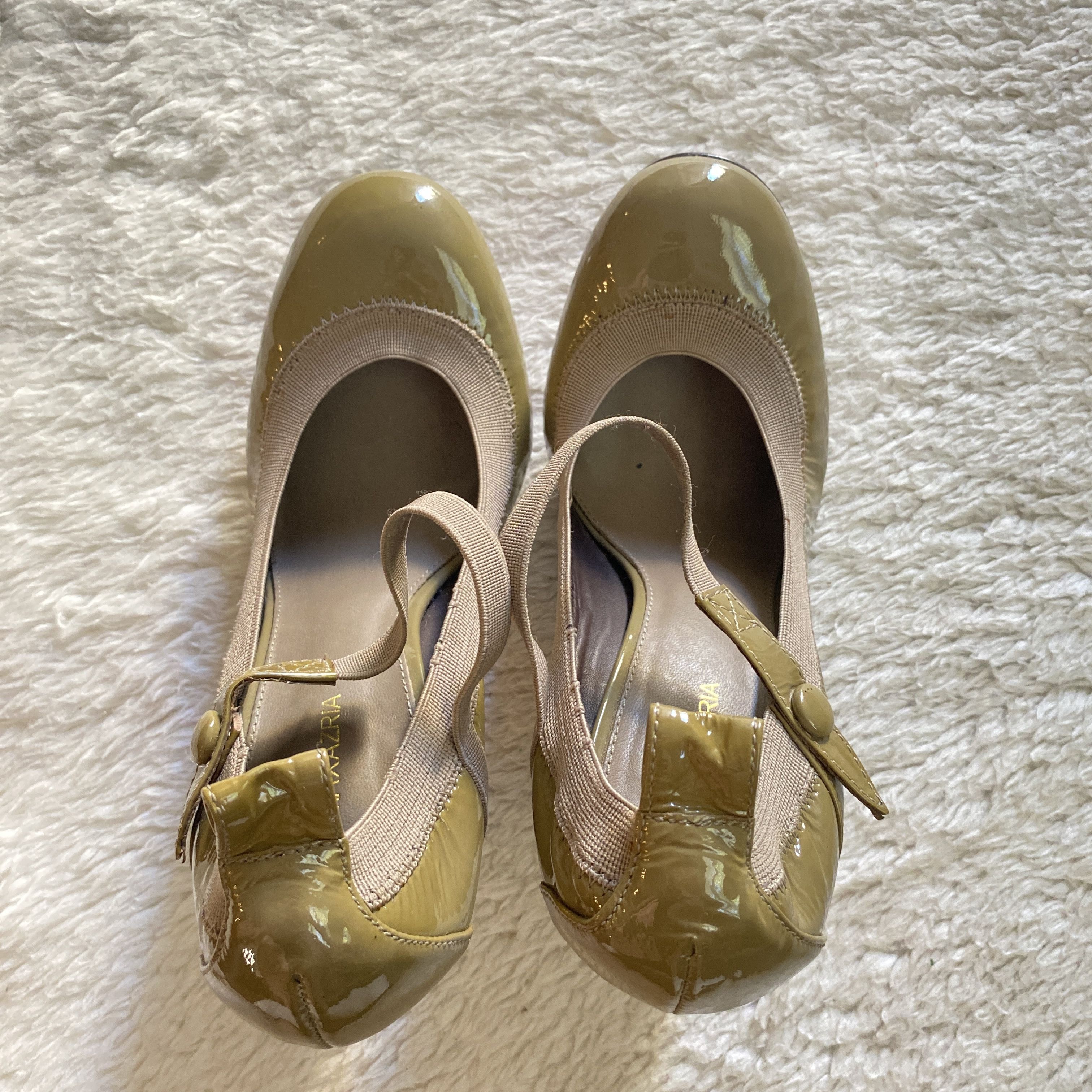 Bcbgmaxazria BCBGMAXAZRIA Olive Patent Leather Mary Jane Heels Size US 5.5 / IT 35.5 - 4 Thumbnail
