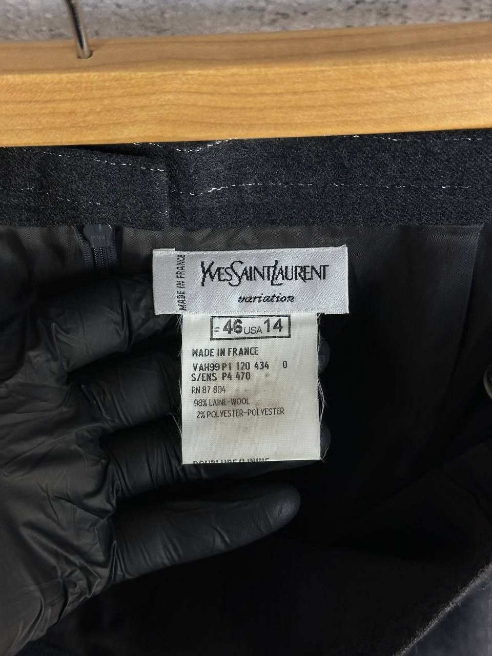Yves Saint Laurent Yves Saint Laurent Variation 90s Pinstripe Wool Pencil Skirt Size 36" / US 14 / IT 50 - 12 Thumbnail
