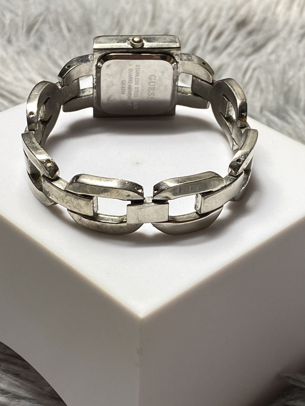 Guess × Japanese Brand × Vintage Golden Radiance Guess Watch | Japanese Brand Size ONE SIZE - 7 Thumbnail