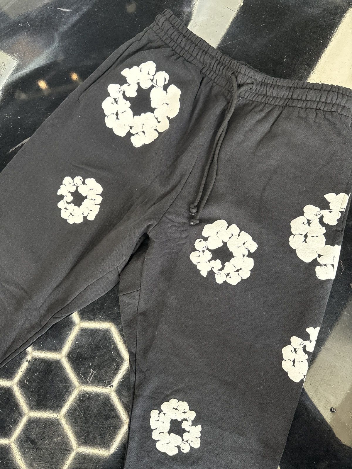 DENIM TEARS Denim Tear Black Sweats Size US 34 / EU 50 - 2 Thumbnail