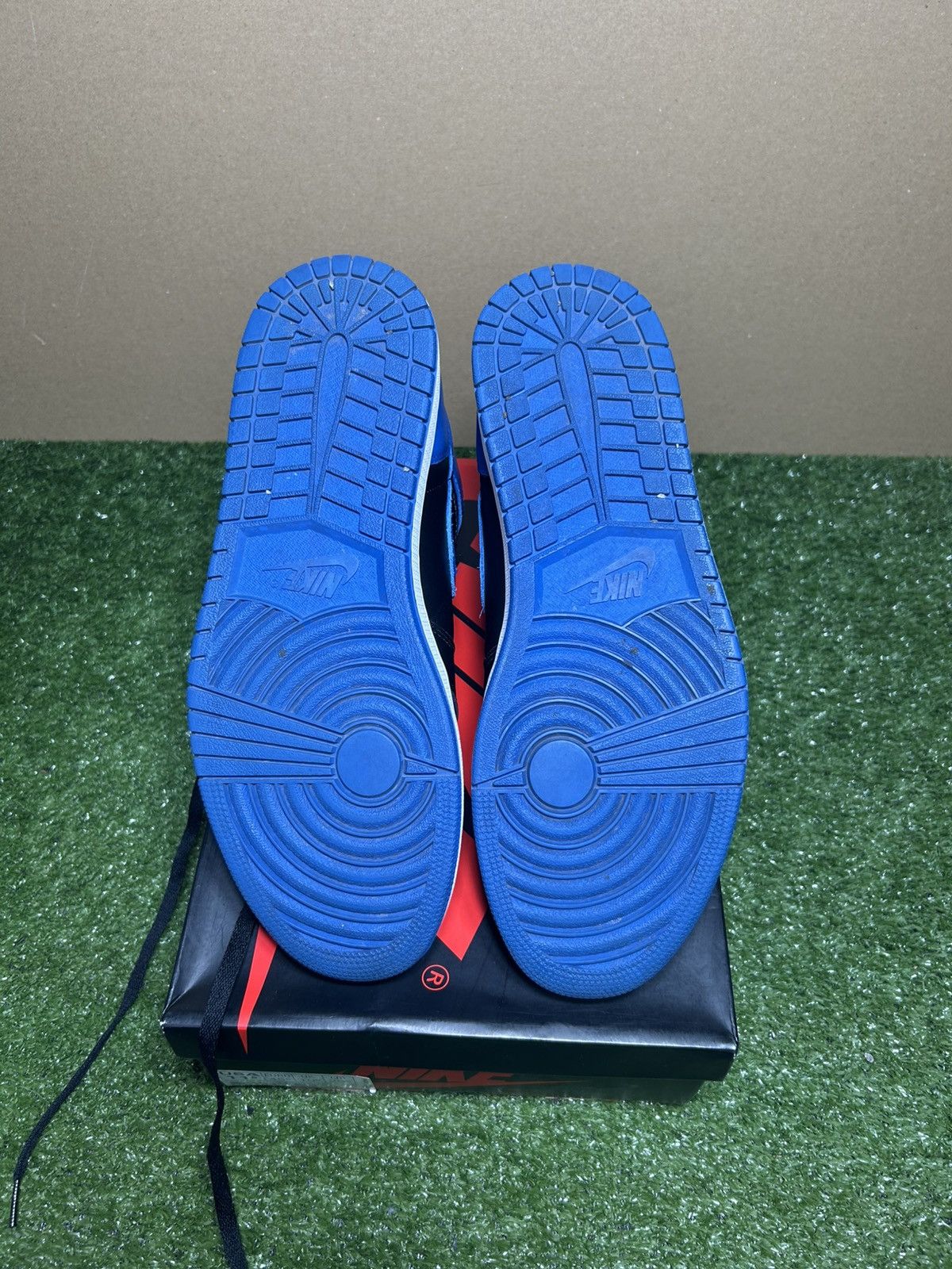 Jordan Brand Jordan 1 Royal 2017 Size US 11.5 / EU 44-45 - 11 Thumbnail