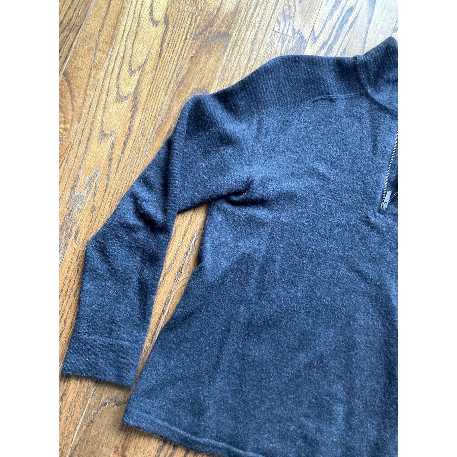 Smartwool Smartwool Sweater Women Size S 100% Merino Wool 1/4 Zip Pullover Dark Gray Knit Mock Neck Zipper Logo Lightweight Breathable Casual Travel Cancer Size S / US 4 / IT 40 - 2 Thumbnail