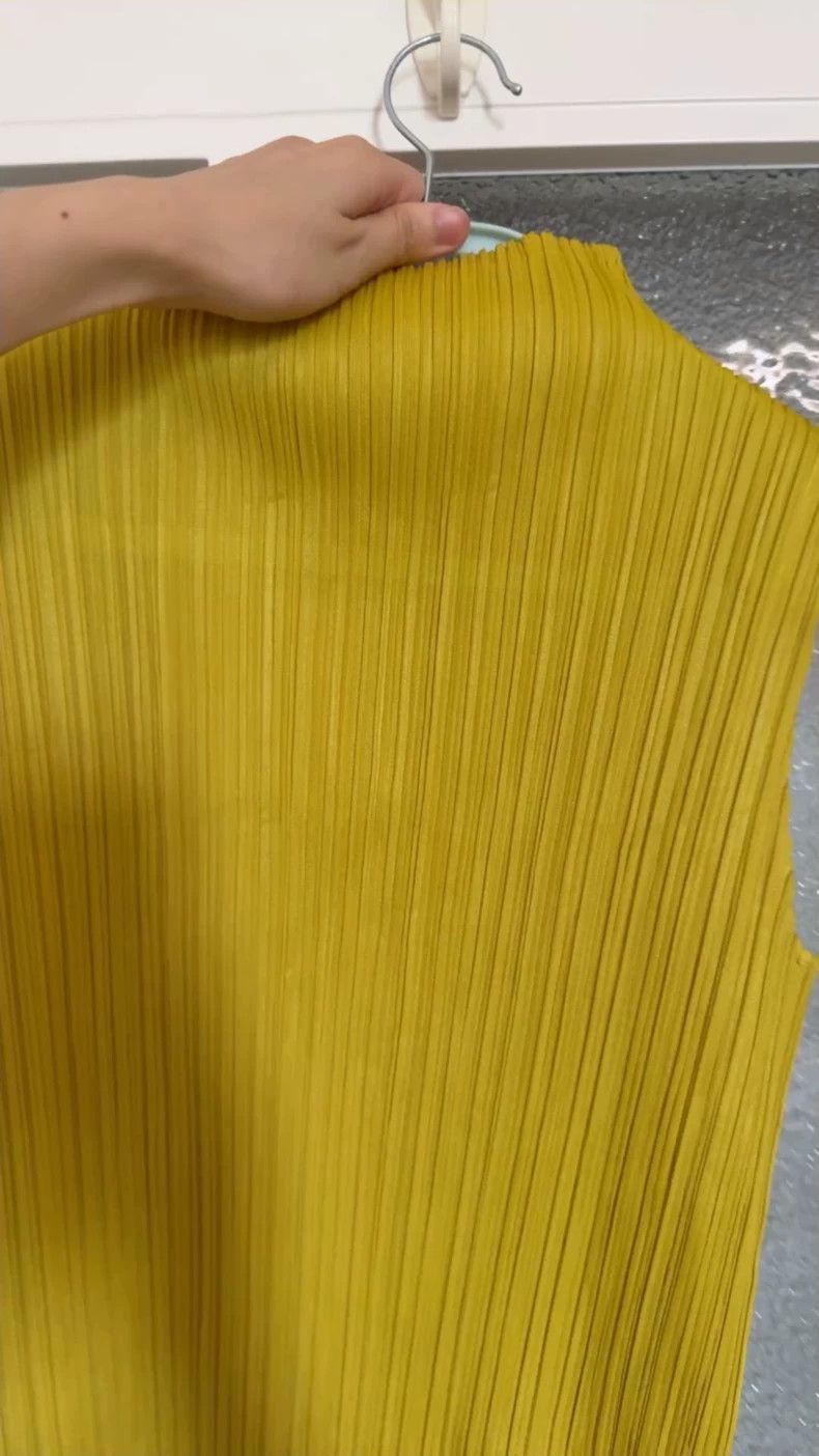 Issey Miyake Issey Miyake size:3 Prosperity Yellow pleated vest Size S / US 4 / IT 40 - 1 Thumbnail