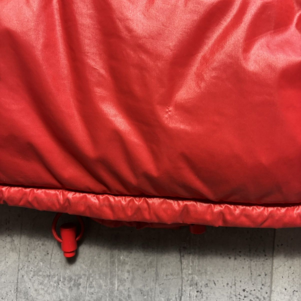 Moncler × Vintage Vintage 80’s Moncler Grenoble Red Puffer Down Jacket Size US M / EU 48-50 / 2 - 25 Thumbnail