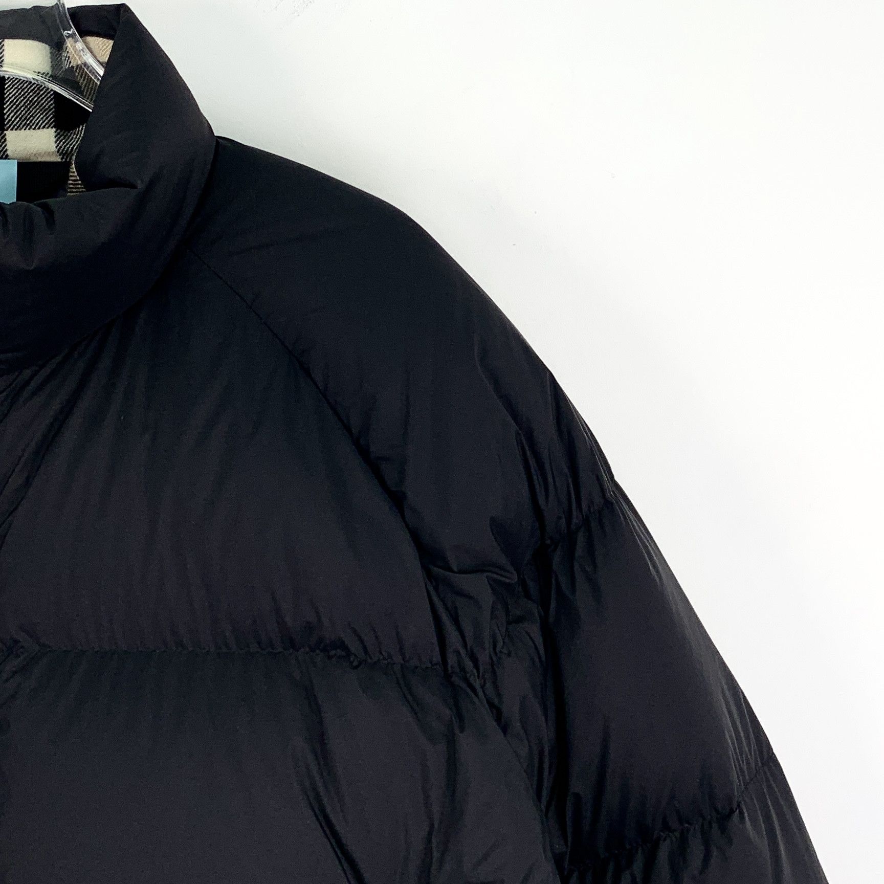 Burberry Burberry Check Down Jacket Black (L) Size US L / EU 52-54 / 3 - 3 Thumbnail