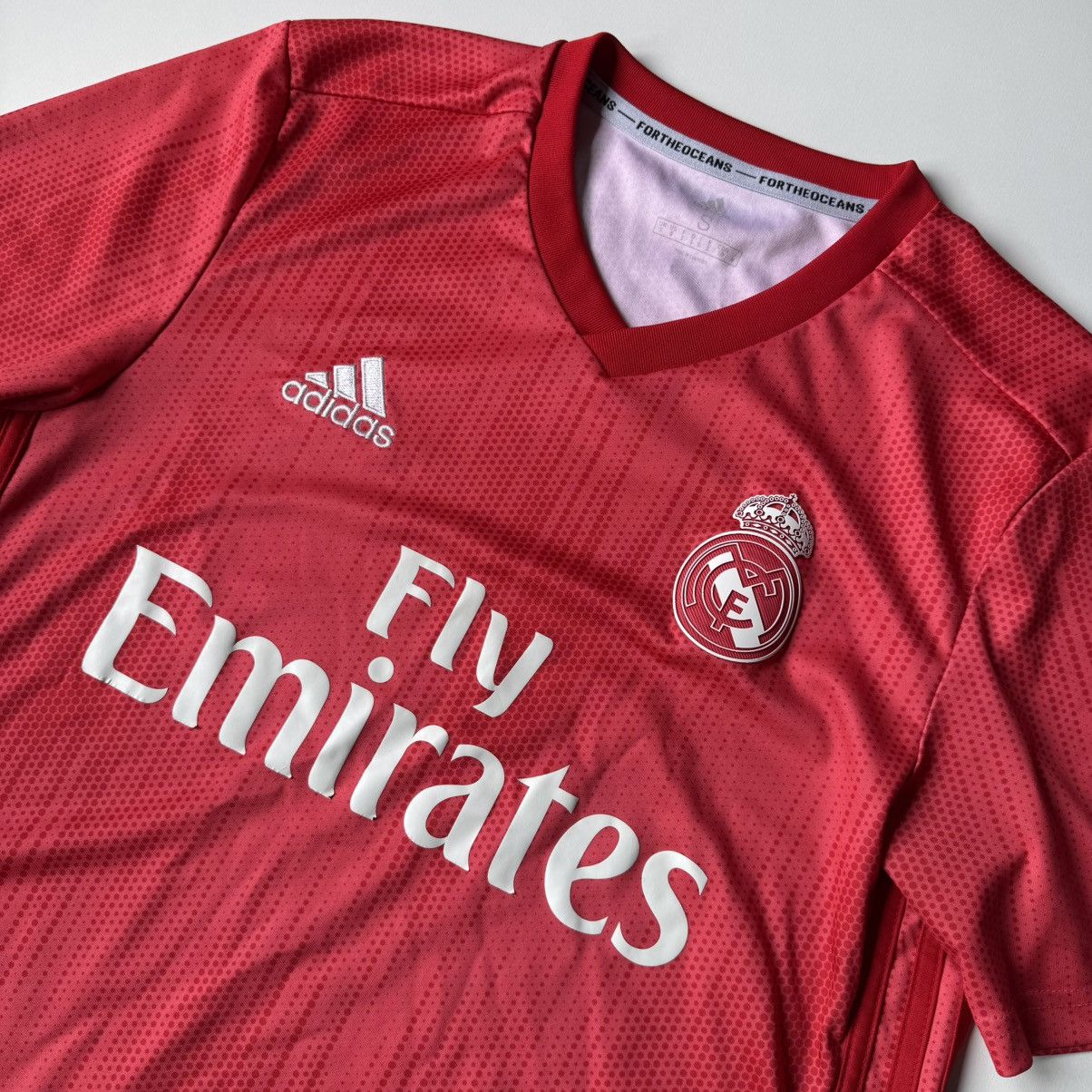 Adidas Adidas Jersey Real Madrid 2018-19 3rd Kit Red Size US S / EU 44-46 / 1 - 16 Thumbnail