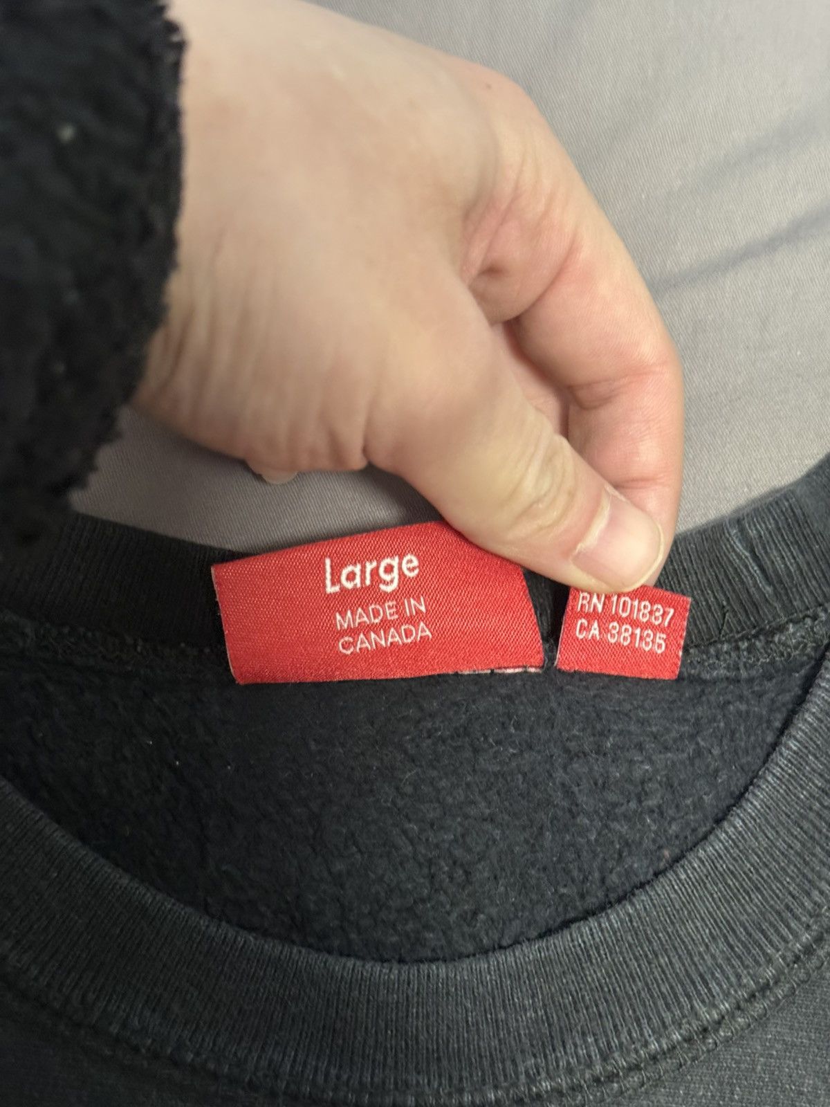Supreme Supreme fw18 black on black box logo crewneck Size US L / EU 52-54 / 3 - 4 Thumbnail