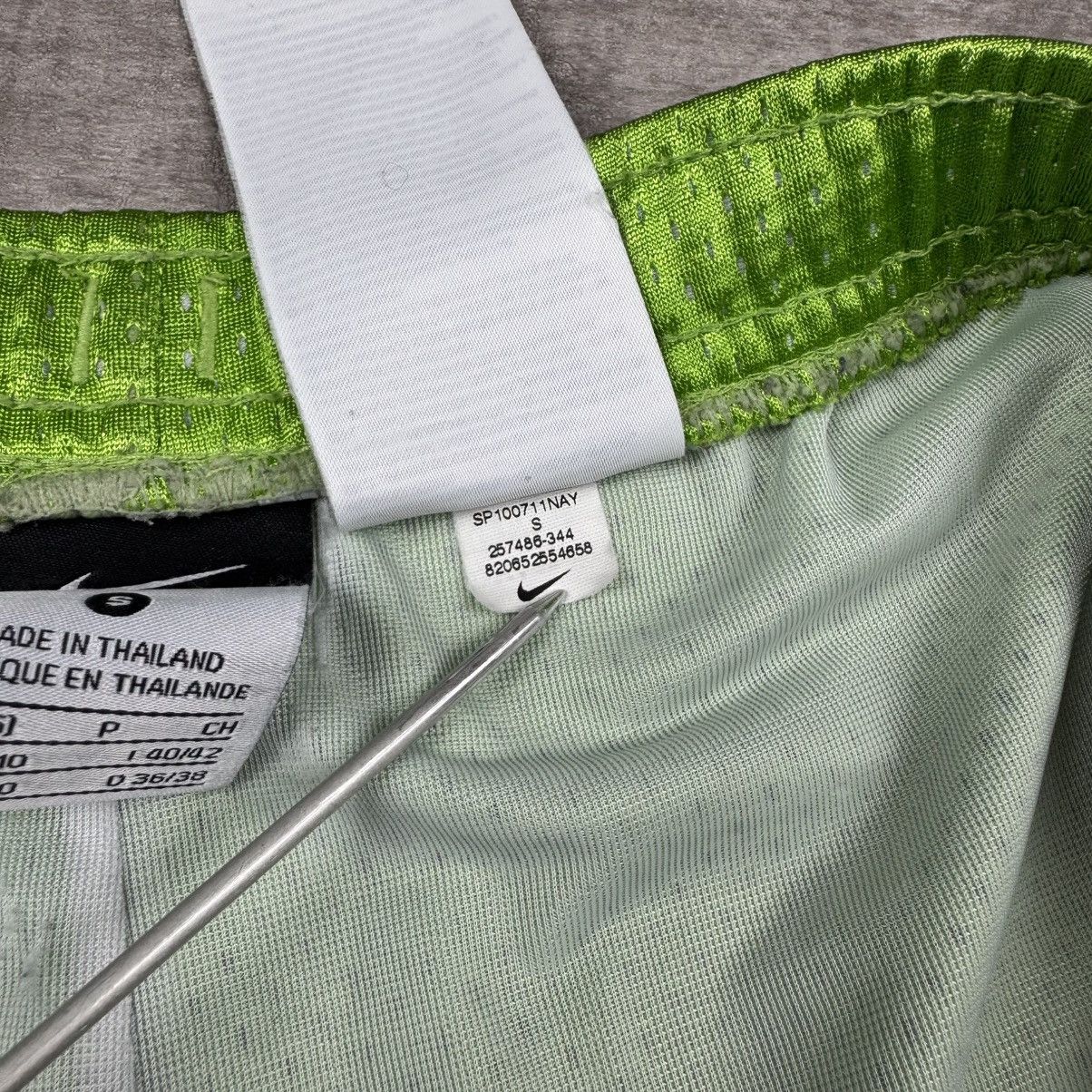 Nike Vintage Nike Shorts Size US 31 - 6 Thumbnail