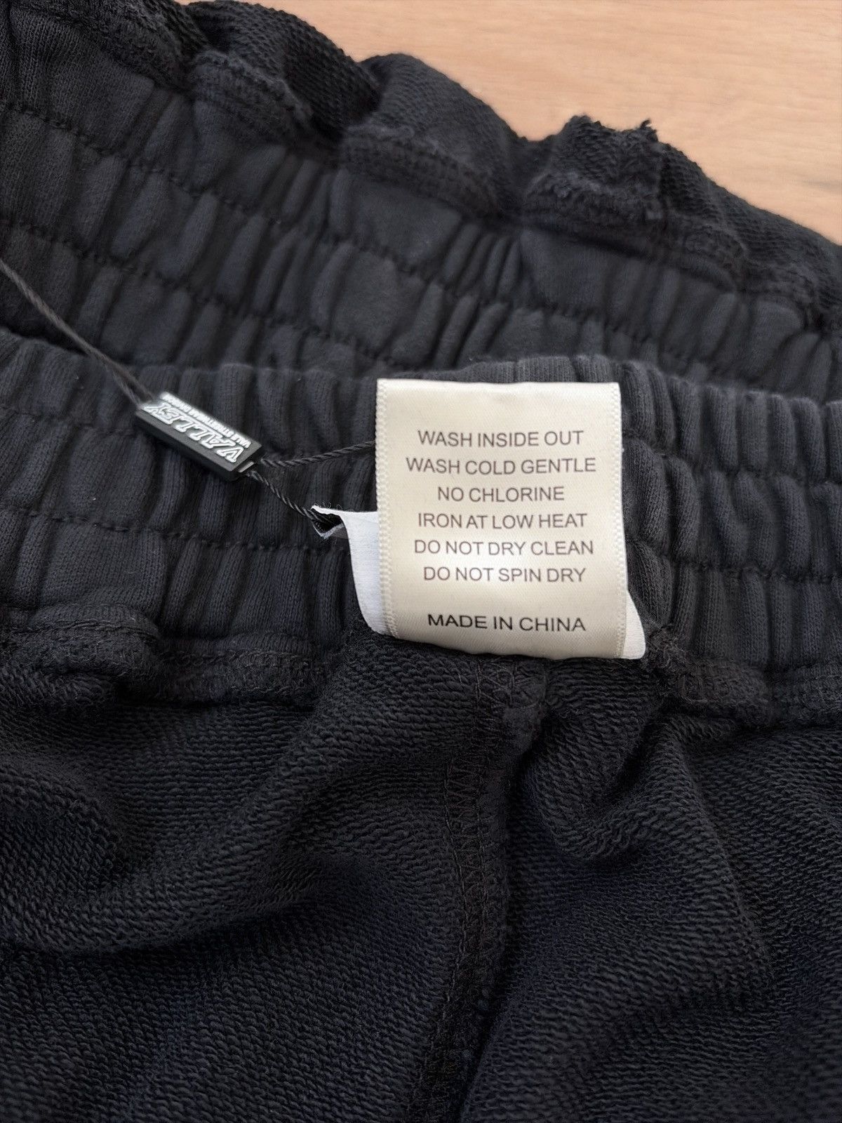Vale Vale forever prison break sweats size L Size US 34 / EU 50 - 7 Thumbnail