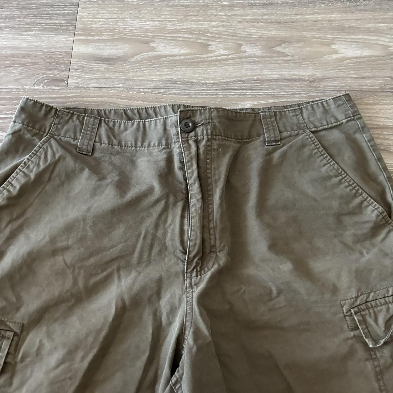 Vintage Crazy Vintage Y2K/2000s Baggy Khaki Brown Skater Cargo Shorts! Size 36 Size US 36 / EU 52 - 2 Thumbnail