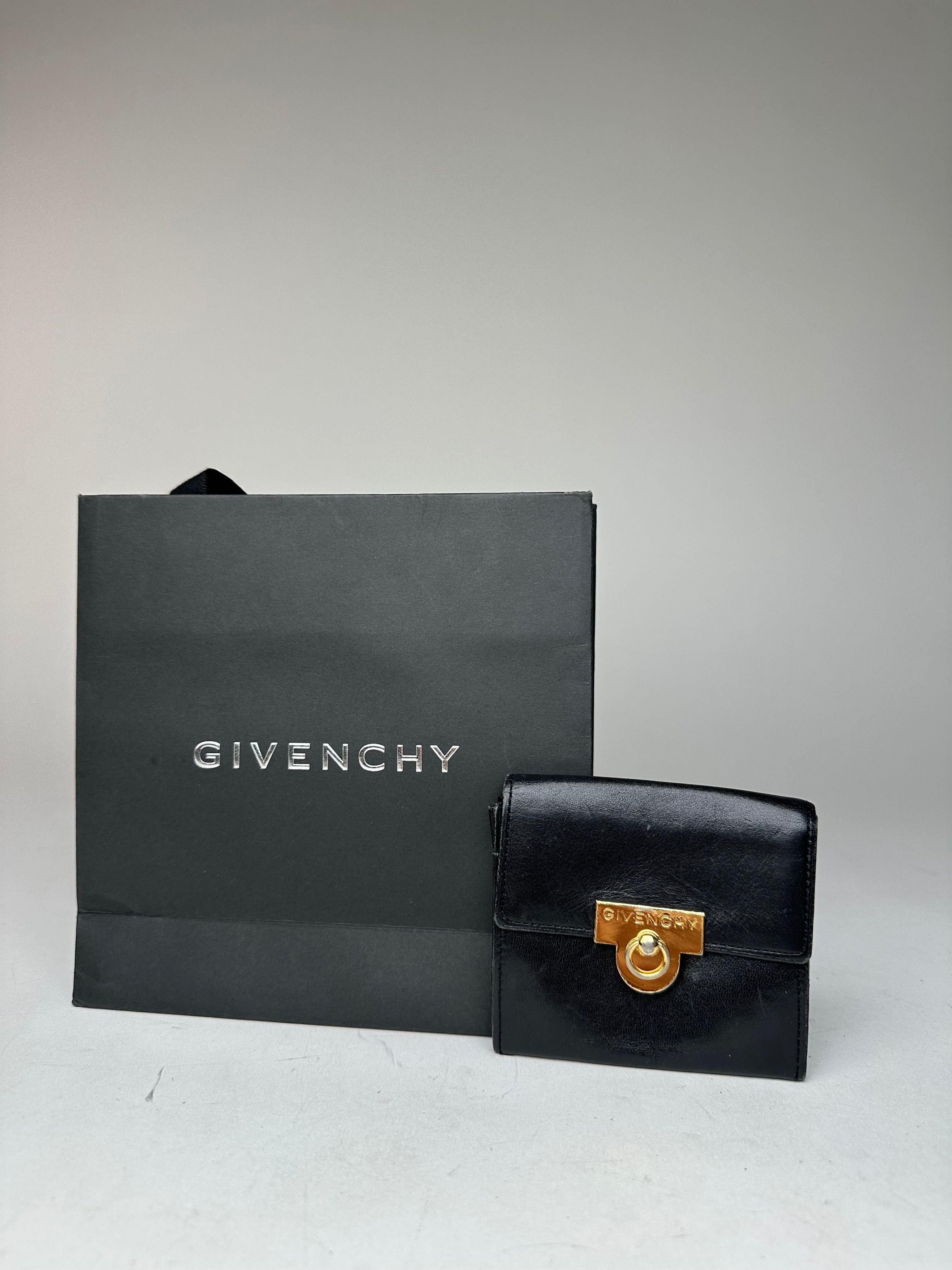 Givenchy Vintage Leather Card Holder / Purse Black Size ONE SIZE - 1 Thumbnail