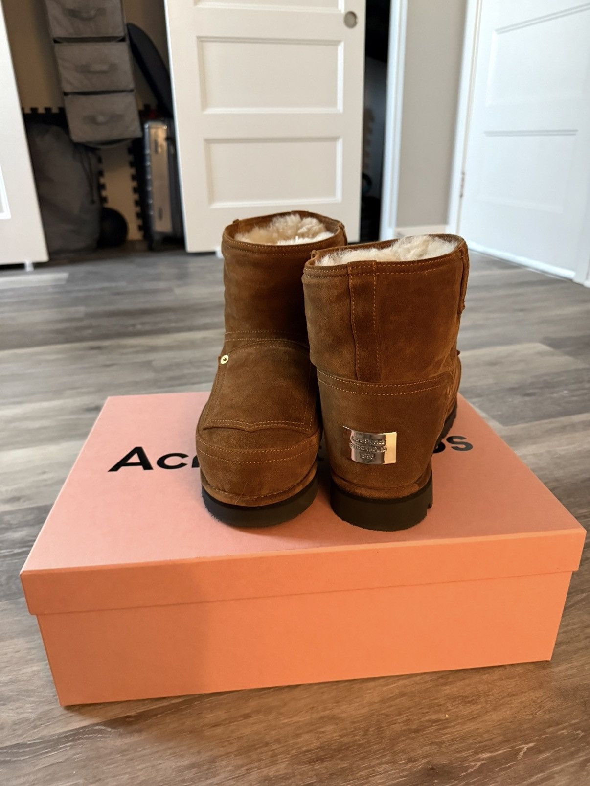 Acne Studios Acne Studios Shearling Ugg Boots Size US 9.5 / EU 42-43 - 6 Thumbnail