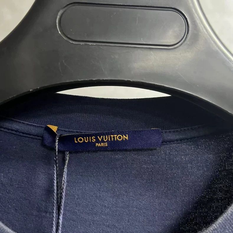 Louis Vuitton Louis Vuitton Blue Round Neck Gradient Full Print Short Sl Size US L / EU 52-54 / 3 - 2 Thumbnail