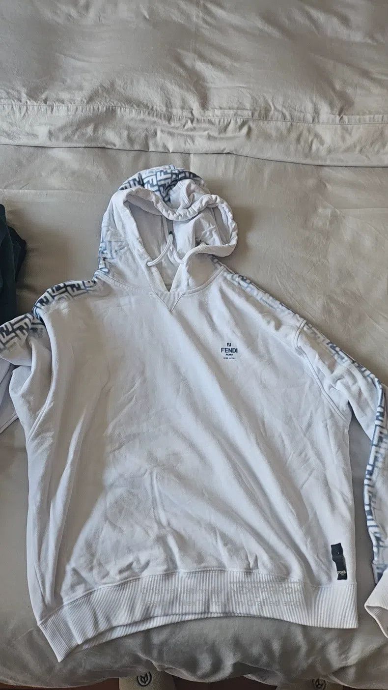 Fendi Fendi White hooded sweatshirt Size L / US 10 / IT 46 - 1 Thumbnail