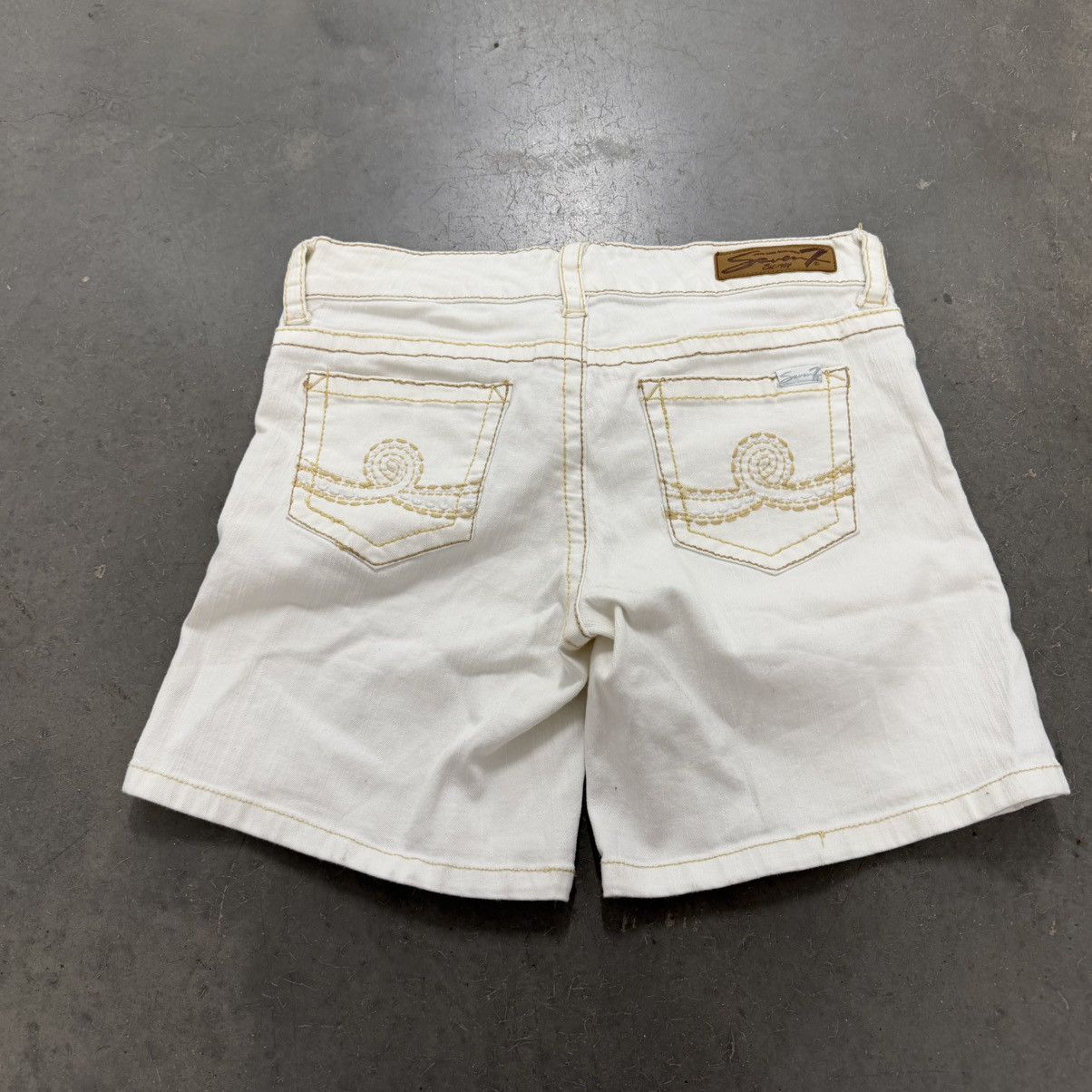 Seven 7 Seven7 White Denim Shorts Women’s Size 8 Size 30" / US 8 / IT 44 - 2 Thumbnail