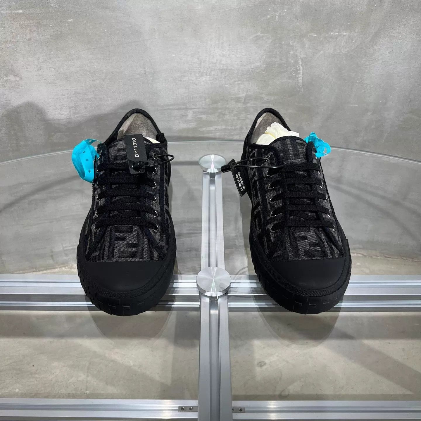 Fendi Black Low-Top Sneakers Size 9 Size US 9 / EU 42 - 1 Thumbnail