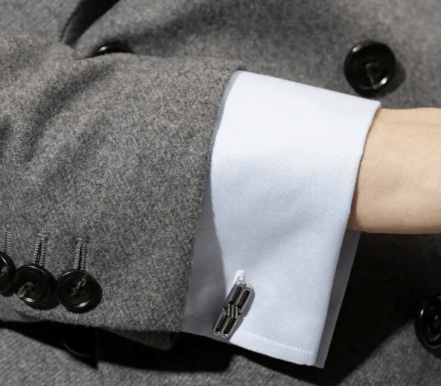Balenciaga o1rshd1 Q:2/ Size:OS/ BB Icon Cufflinks Brass Antique Silver Size ONE SIZE - 2 Thumbnail