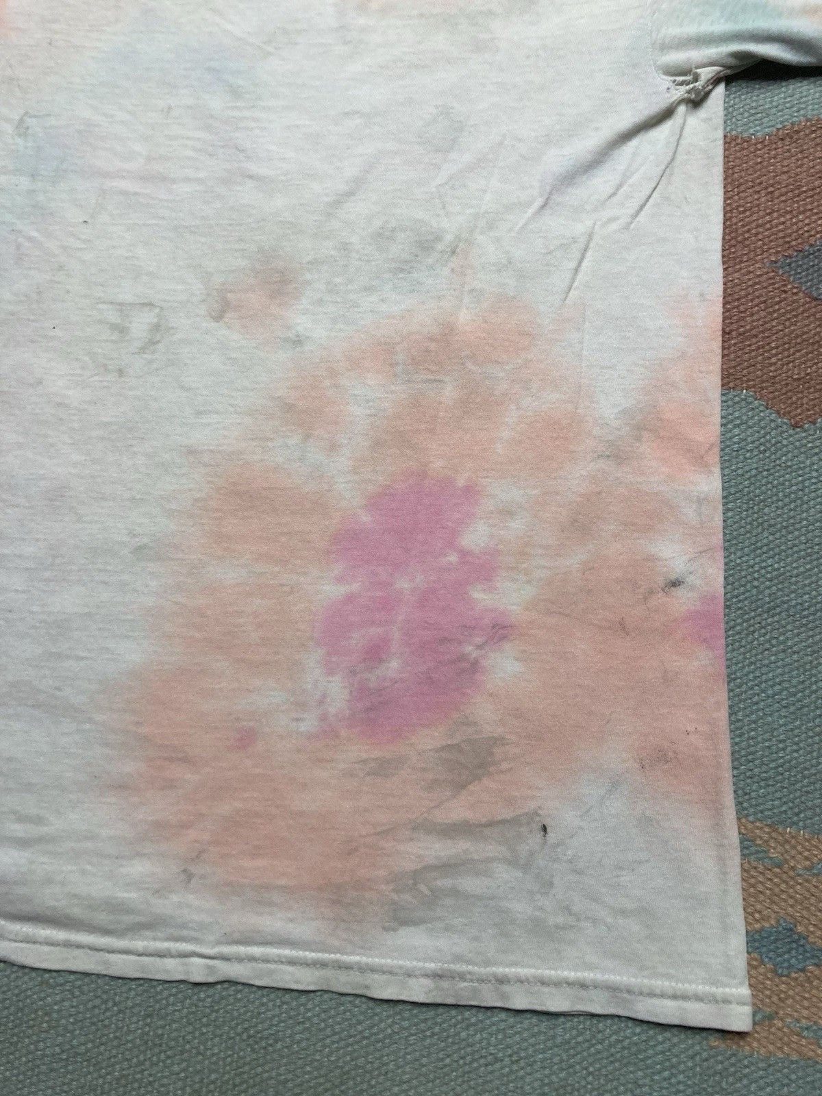 Hanes Hanes tie dye t shirt soft cotton paint distress worn thin L Size US L / EU 52-54 / 3 - 9 Thumbnail