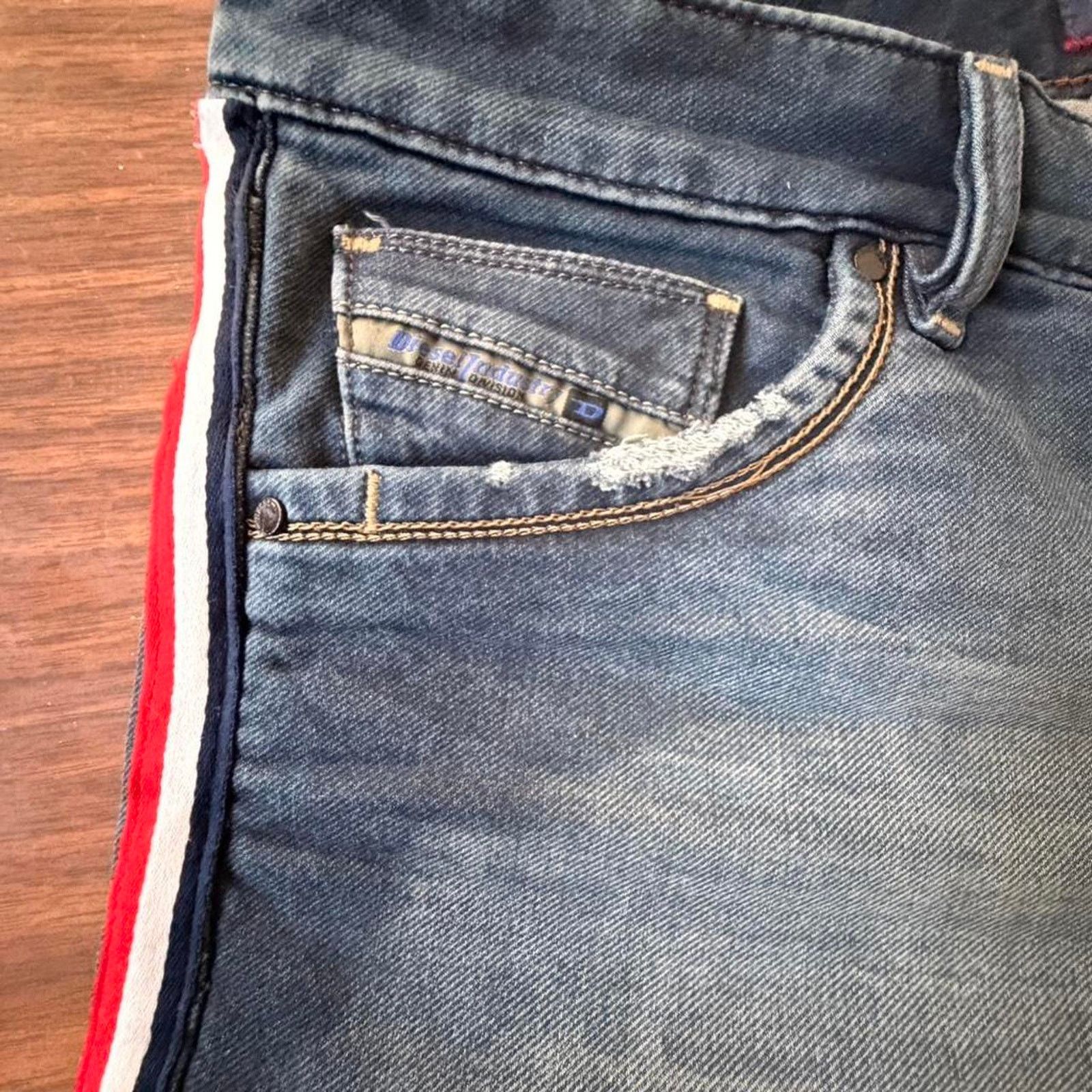 Diesel Diesel Narrot Tapered Side Stripe Distressed Wash Size 34X30 Size US 34 / EU 50 - 1 Thumbnail