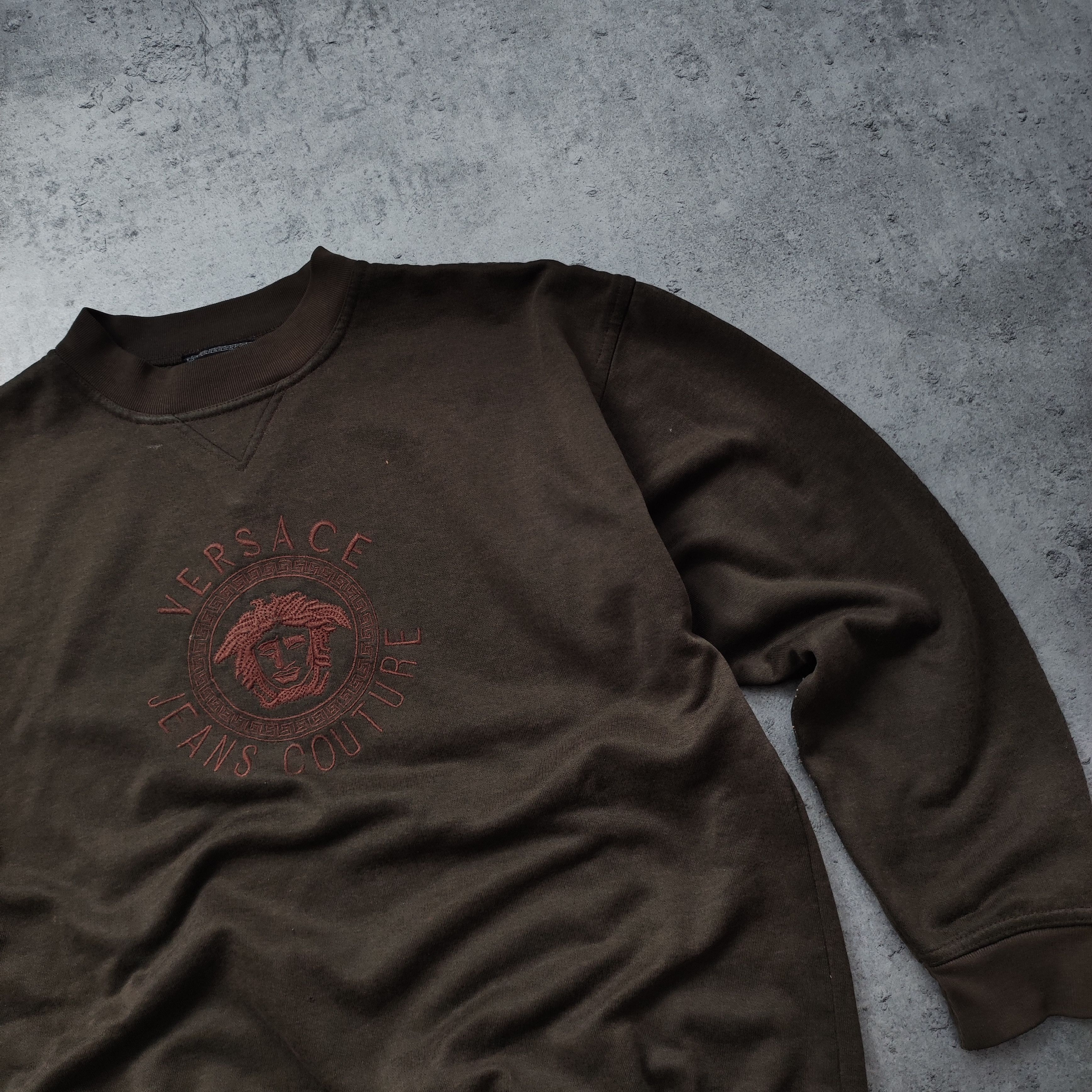 Versace × Versace Jeans Couture × Vintage RARE 90s Spelout Versace Medusa Head Brown Sweatshirt Size US M / EU 48-50 / 2 - 3 Thumbnail