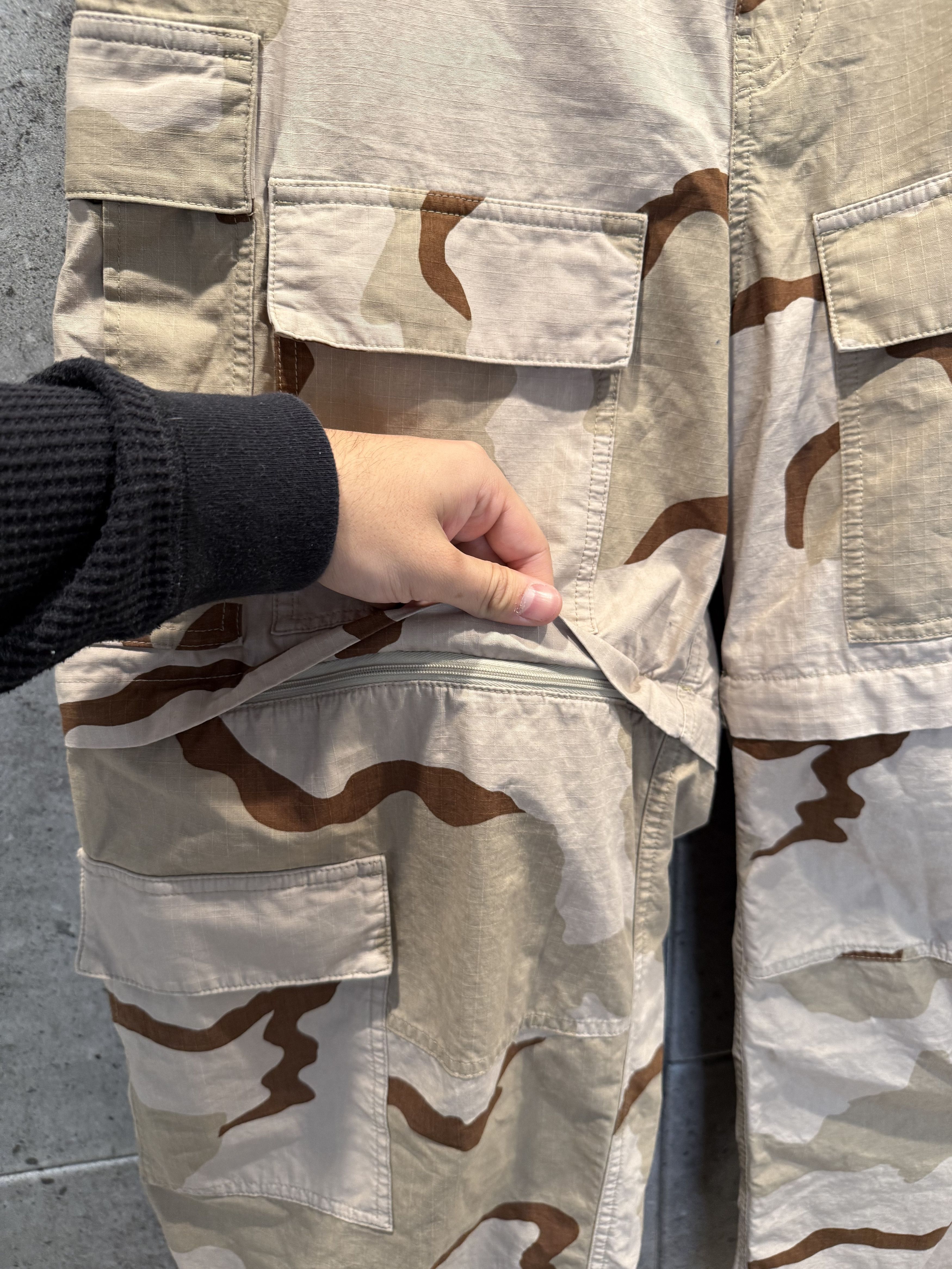 Balenciaga Balenciaga large camo cargo pants Size US 32 / EU 48 - 5 Thumbnail