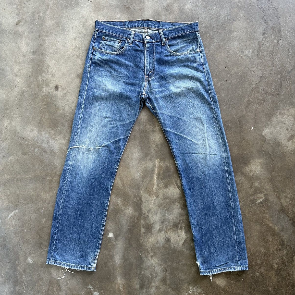 Jean × Levi's × Vintage Vintage Levi’s 505 Distressed Faded Denim Jean Pant W34 Size US 34 / EU 50 - 1 Thumbnail