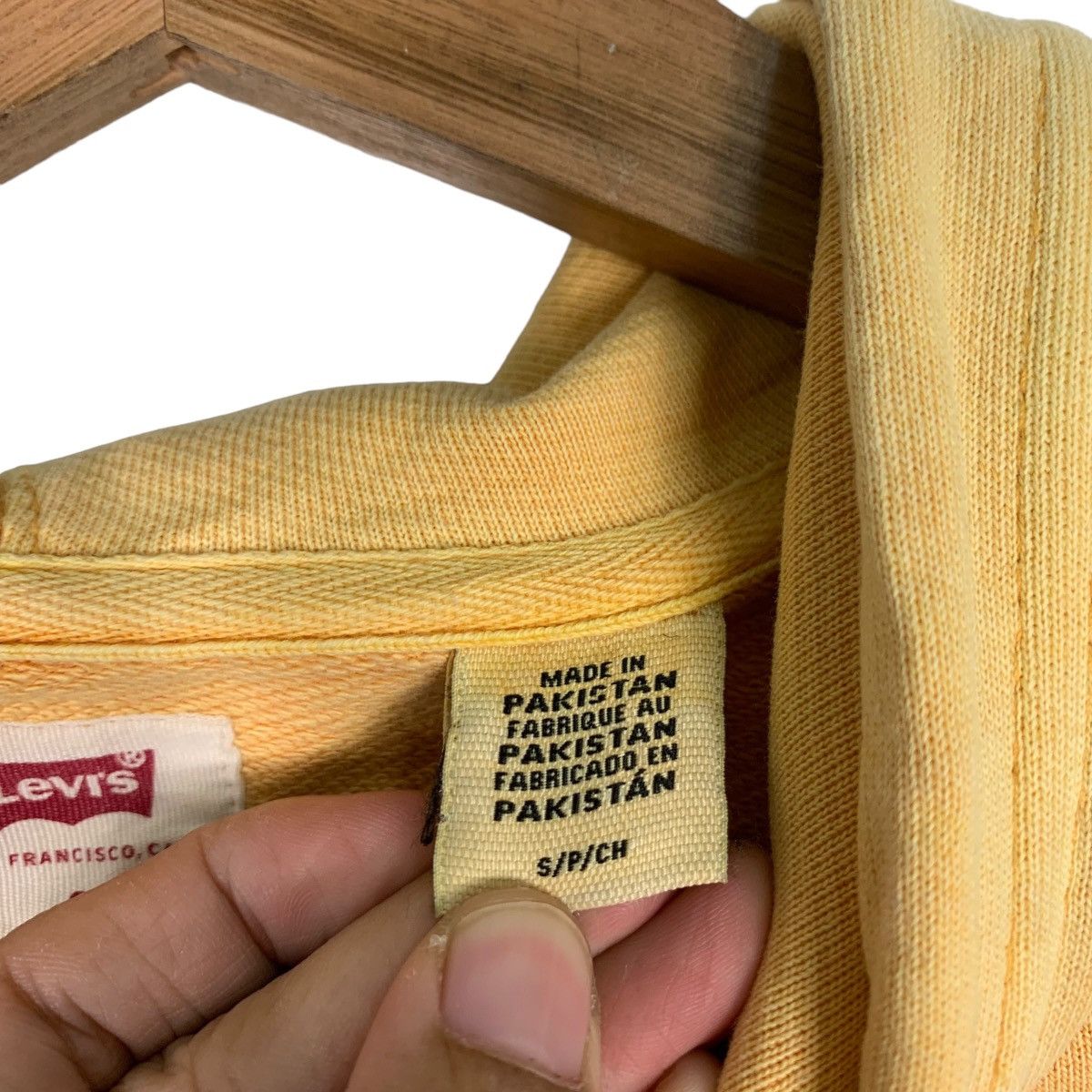 Levi's Levi's Relaxed Fit Yellow Pullover Hoodies #0676-C31 Size US S / EU 44-46 / 1 - 13 Thumbnail