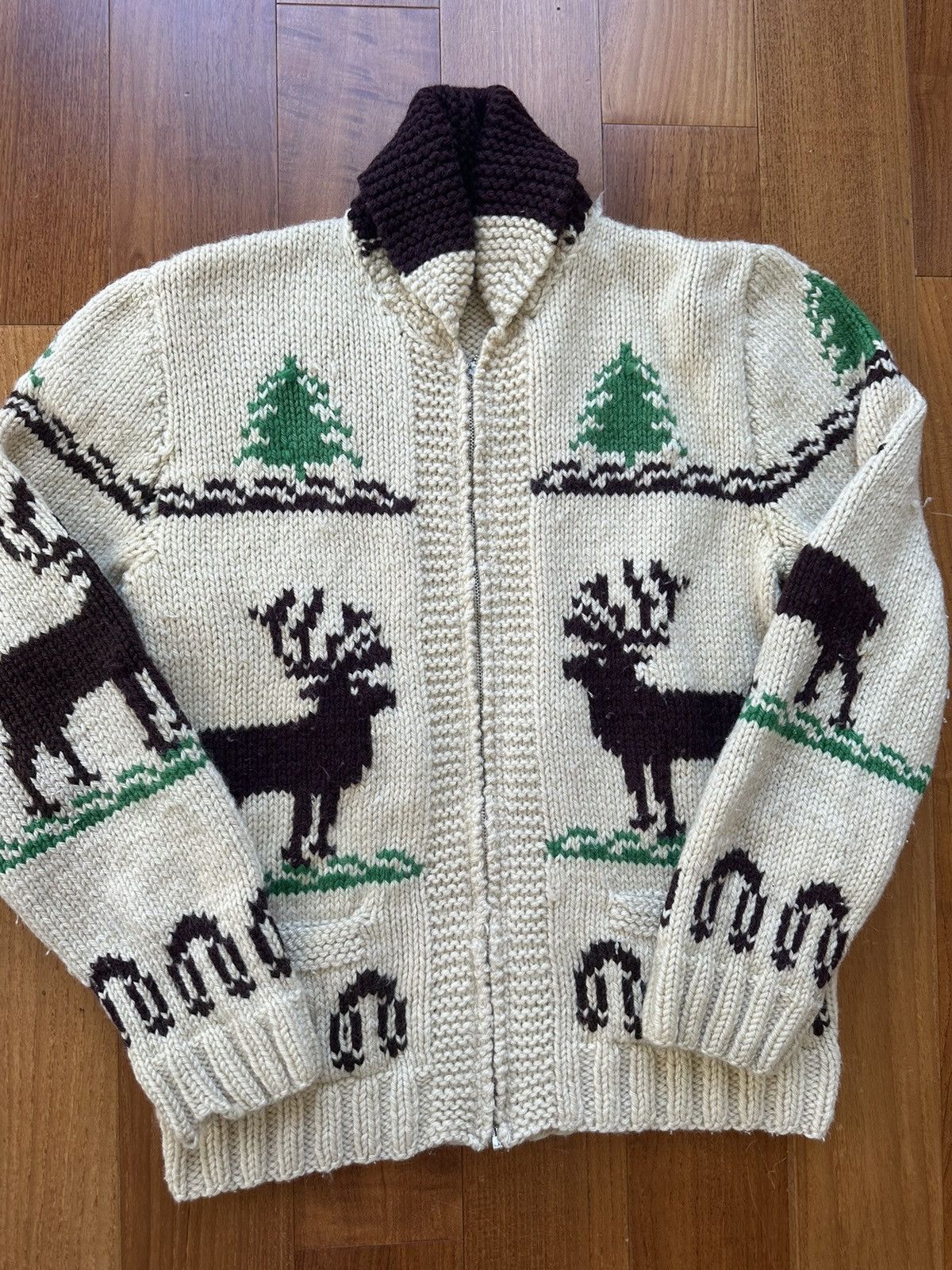 Vintage Vintage 70s Moose Print Cowichan Chunky Knit Sweater RARE Size M / US 6-8 / IT 42-44 - 3 Thumbnail
