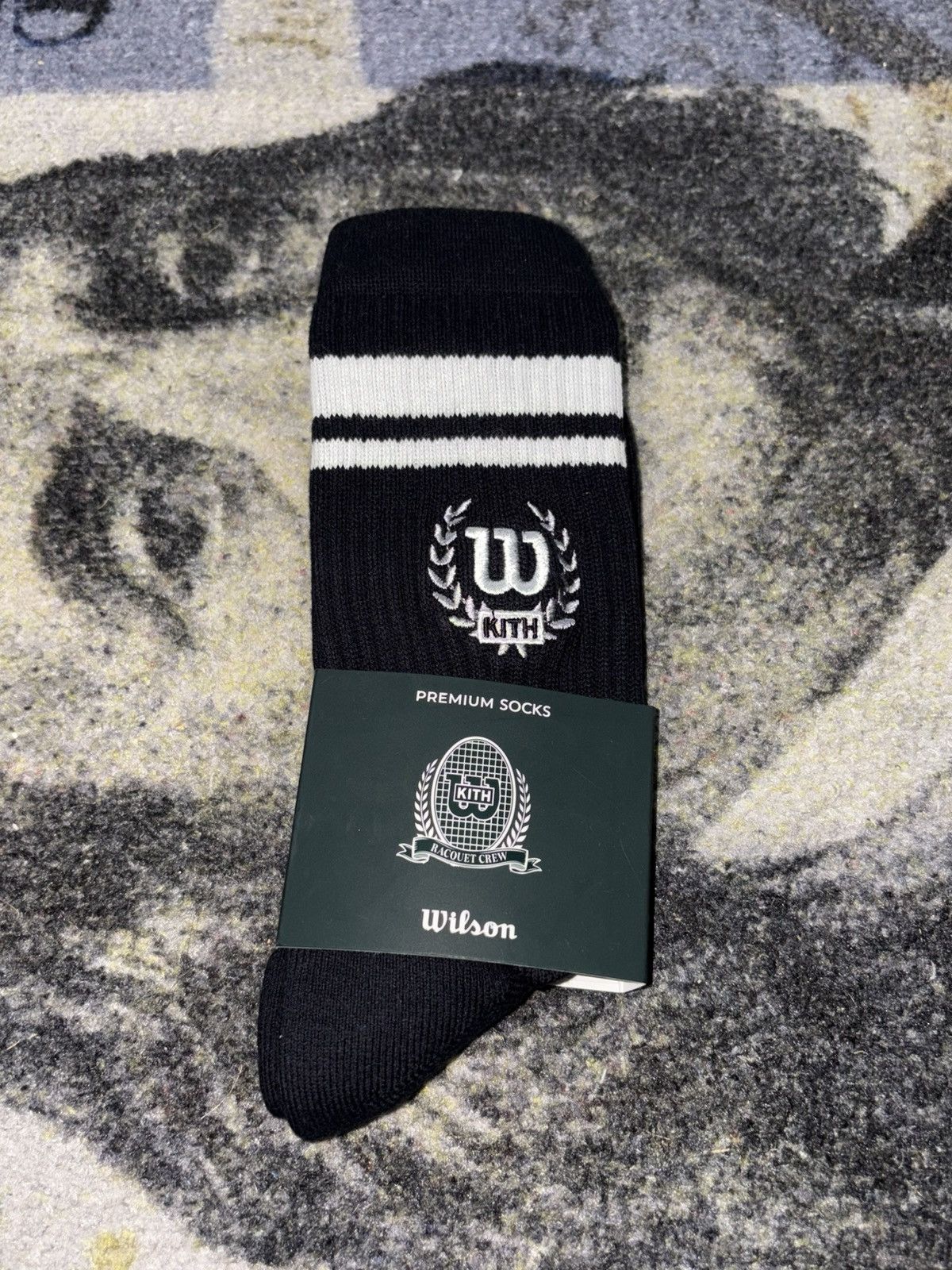 Kith × Ronnie Fieg × Wilson Kith x Wilson Striped Logo Crew Socks Size ONE SIZE - 1 Thumbnail