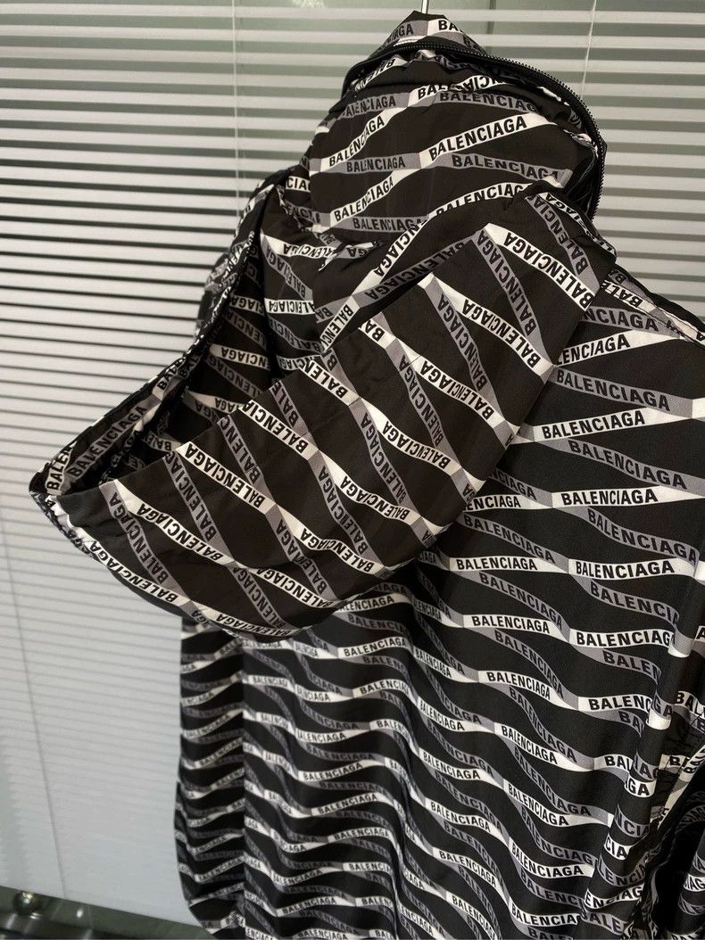 Balenciaga Balenciaga Bullet screen full of logo hidden hat jacket 250 Size US L / EU 52-54 / 3 - 4 Thumbnail