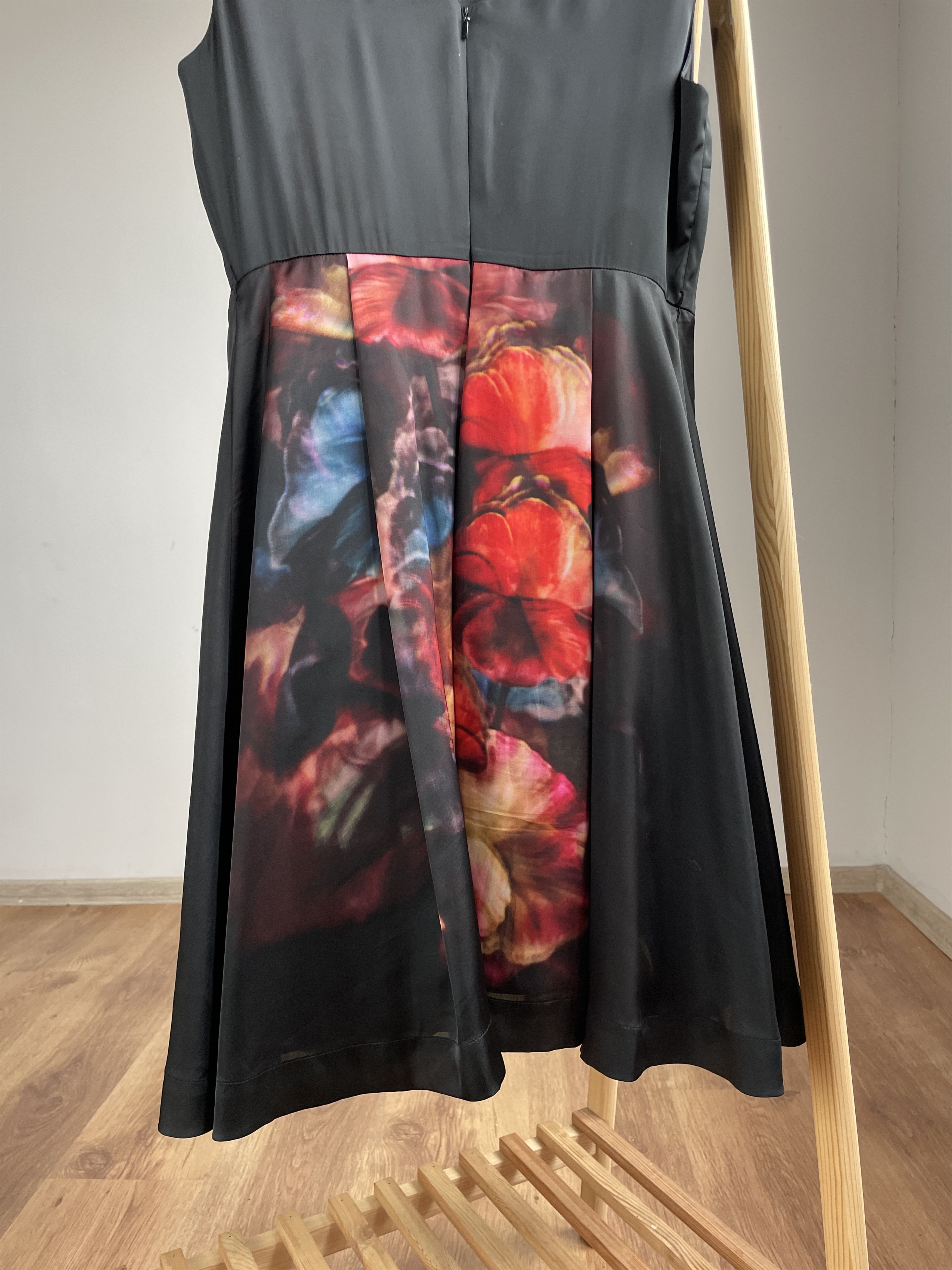 Ted Baker Ted Baker Marinka Floral Sleveless Midi Dress Size 3 Size M / US 6-8 / IT 42-44 - 7 Thumbnail
