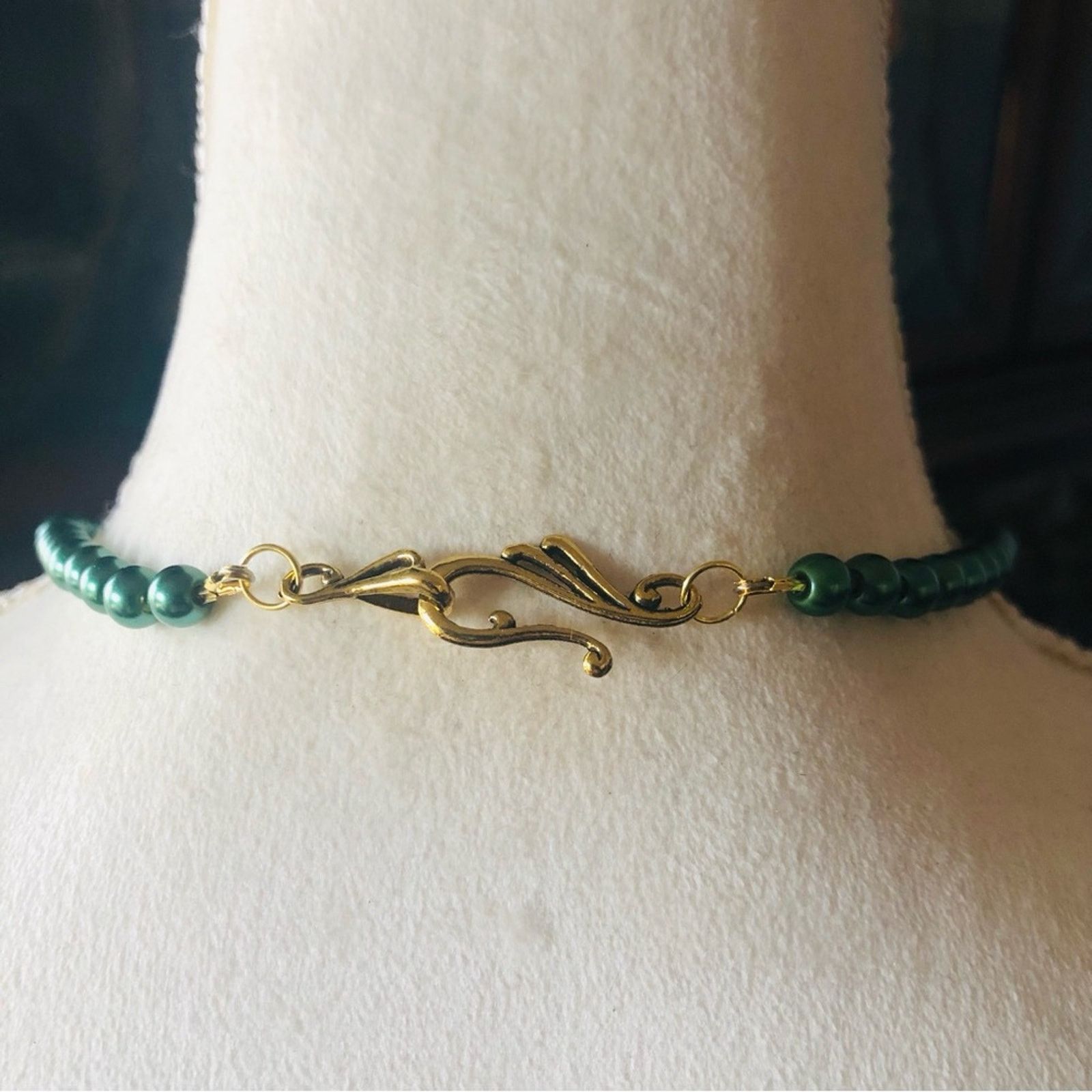 Handmade Handcrafted repurpose teardrop emerald stone Pearl necklace Size ONE SIZE - 8 Thumbnail