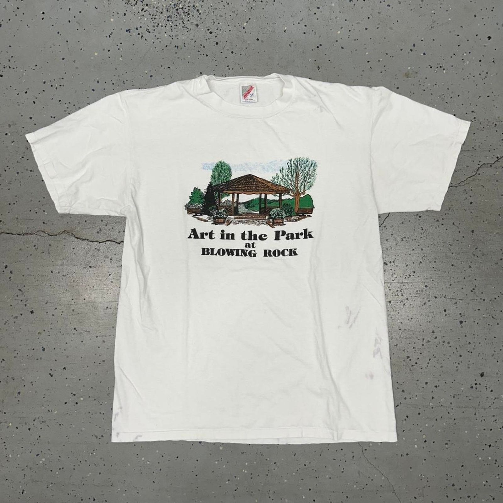 Jerzees White vintage 90s art in the park at blowing rock tee Size US L / EU 52-54 / 3 - 1 Thumbnail