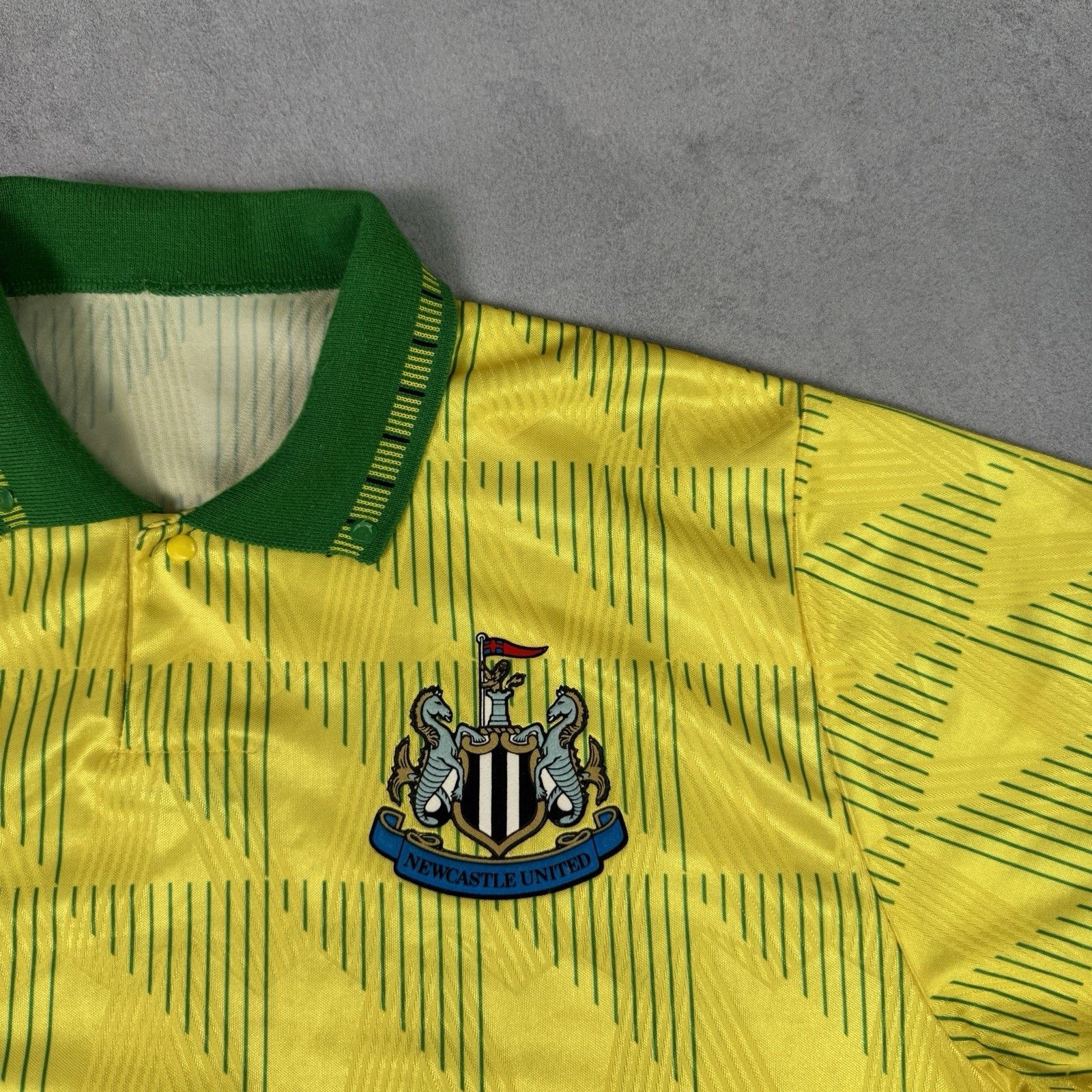 Umbro Vintage NewCastle United 1990 1991 Soccer Jersey Umbro Size US L / EU 52-54 / 3 - 4 Thumbnail