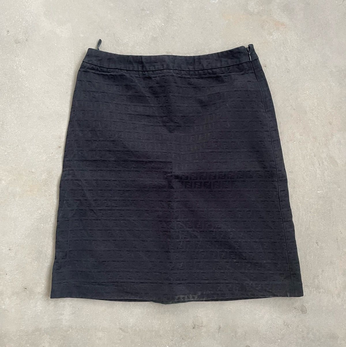 Fendi FENDI ZUCCA MID SKIRT Size 28" / US 6 / IT 42 - 1 Thumbnail